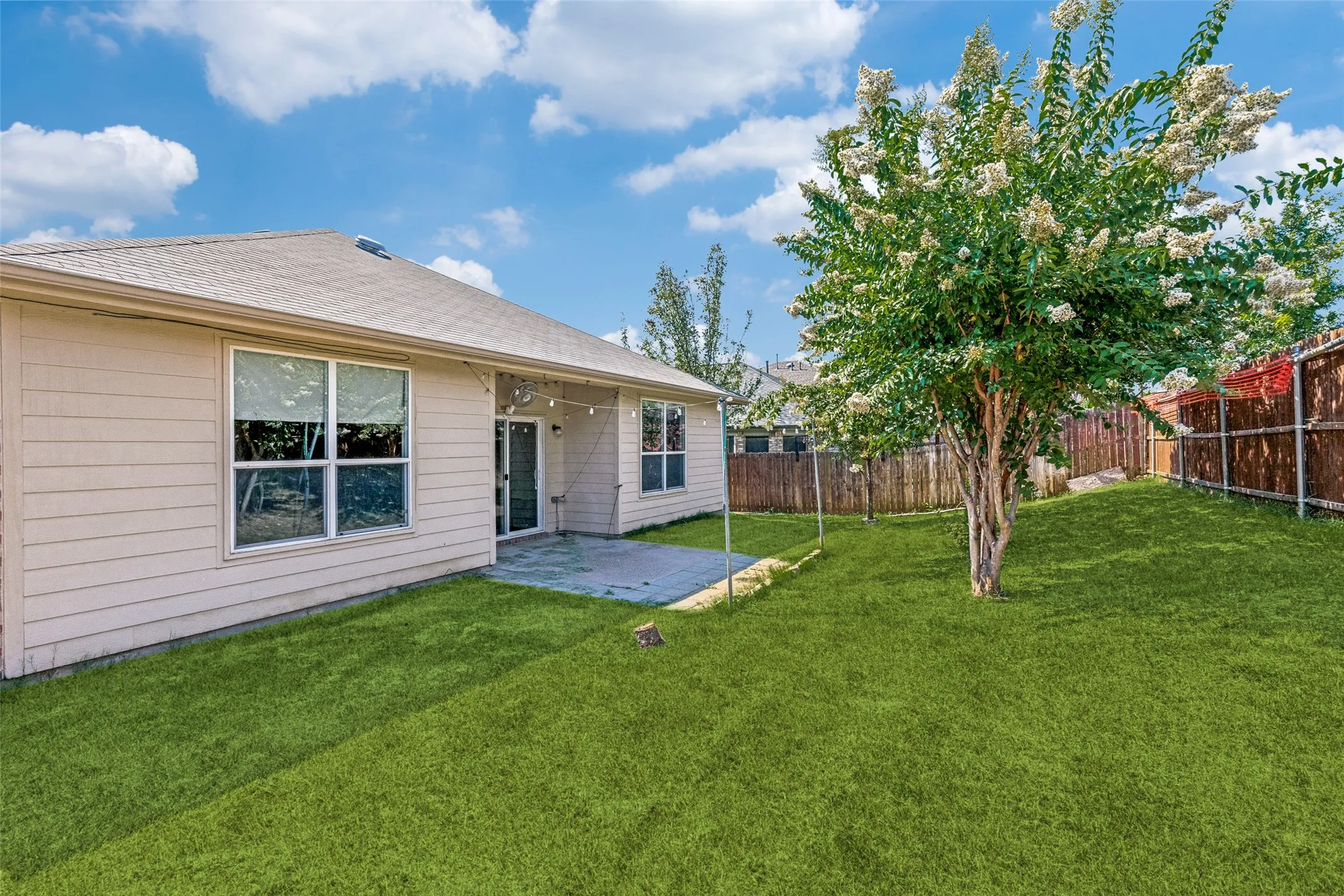 Single Family Residence For Rent in Tarrant County , 11117 kenny Drive, Fort Worth, Texas 76244, 3 Bedroom, 2 Bathroom, 2 Garage spaces, 1,831 Sqft, built in 2012, mls#21405402, Real Estate Agent in Fort Worth, Homes For Rent in Tarrant county, Homes For Rent in Fort Worth, Realtor in Fort Worth Texas, Real Estate Brokerage Independent Realty Texas, Luminita Cordes Realtor