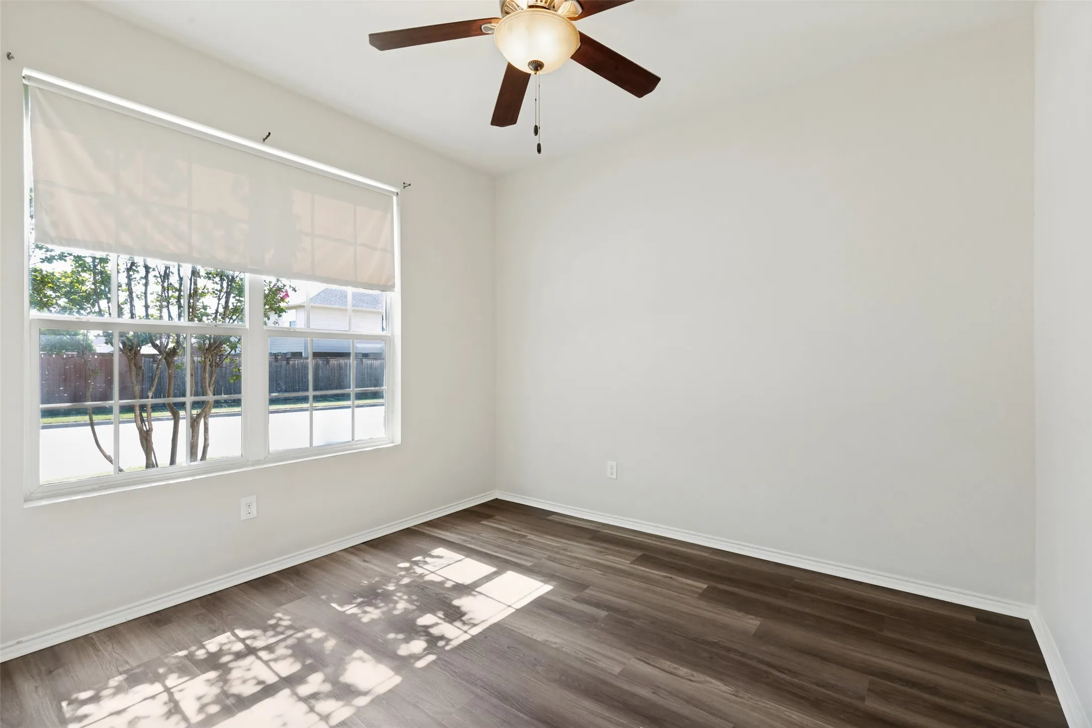 Single Family Residence For Rent in Tarrant County , 11117 kenny Drive, Fort Worth, Texas 76244, 3 Bedroom, 2 Bathroom, 2 Garage spaces, 1,831 Sqft, built in 2012, mls#21405402, Real Estate Agent in Fort Worth, Homes For Rent in Tarrant county, Homes For Rent in Fort Worth, Realtor in Fort Worth Texas, Real Estate Brokerage Independent Realty Texas, Luminita Cordes Realtor