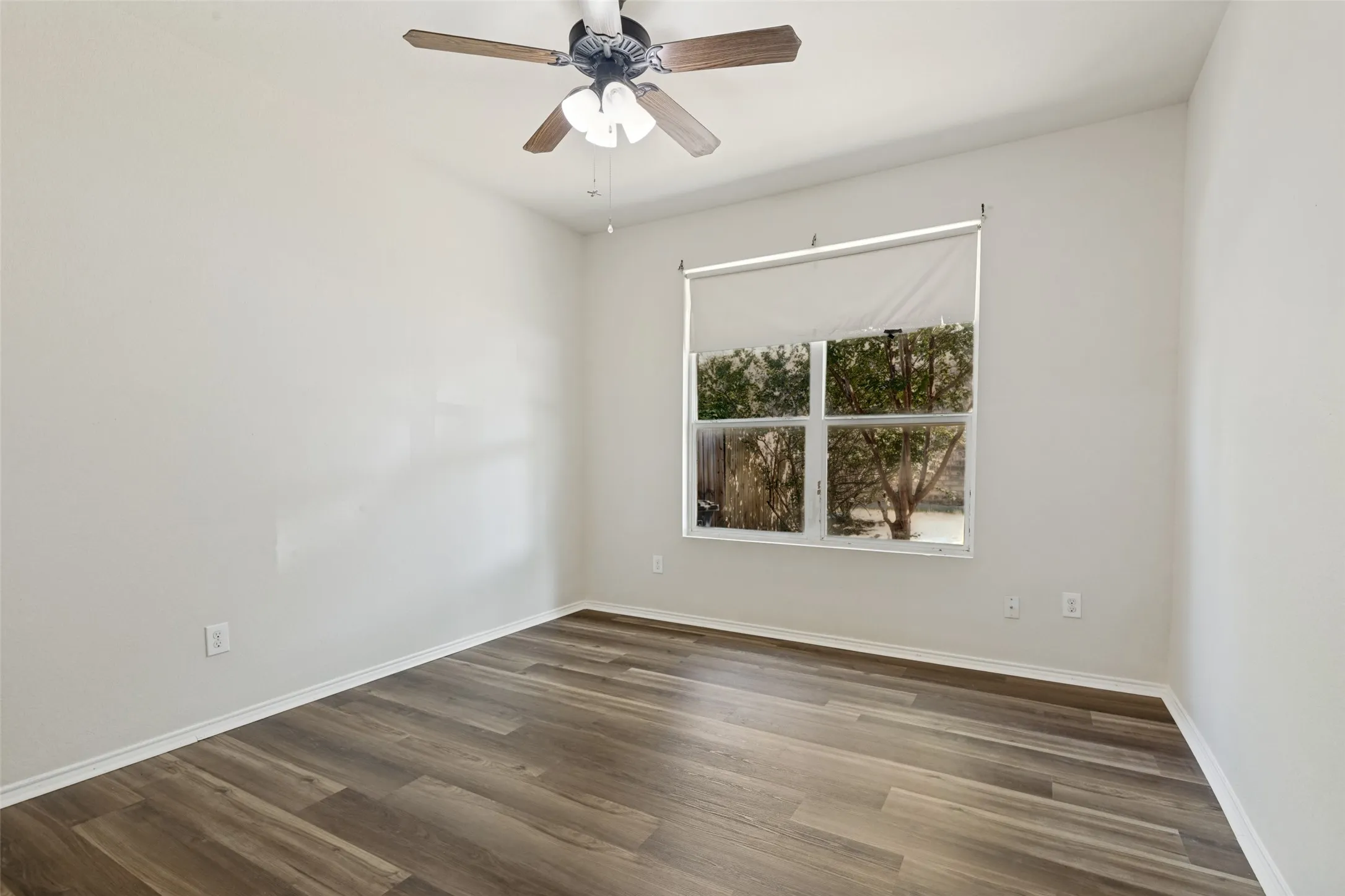 Single Family Residence For Rent in Tarrant County , 11117 kenny Drive, Fort Worth, Texas 76244, 3 Bedroom, 2 Bathroom, 2 Garage spaces, 1,831 Sqft, built in 2012, mls#21405402, Real Estate Agent in Fort Worth, Homes For Rent in Tarrant county, Homes For Rent in Fort Worth, Realtor in Fort Worth Texas, Real Estate Brokerage Independent Realty Texas, Luminita Cordes Realtor