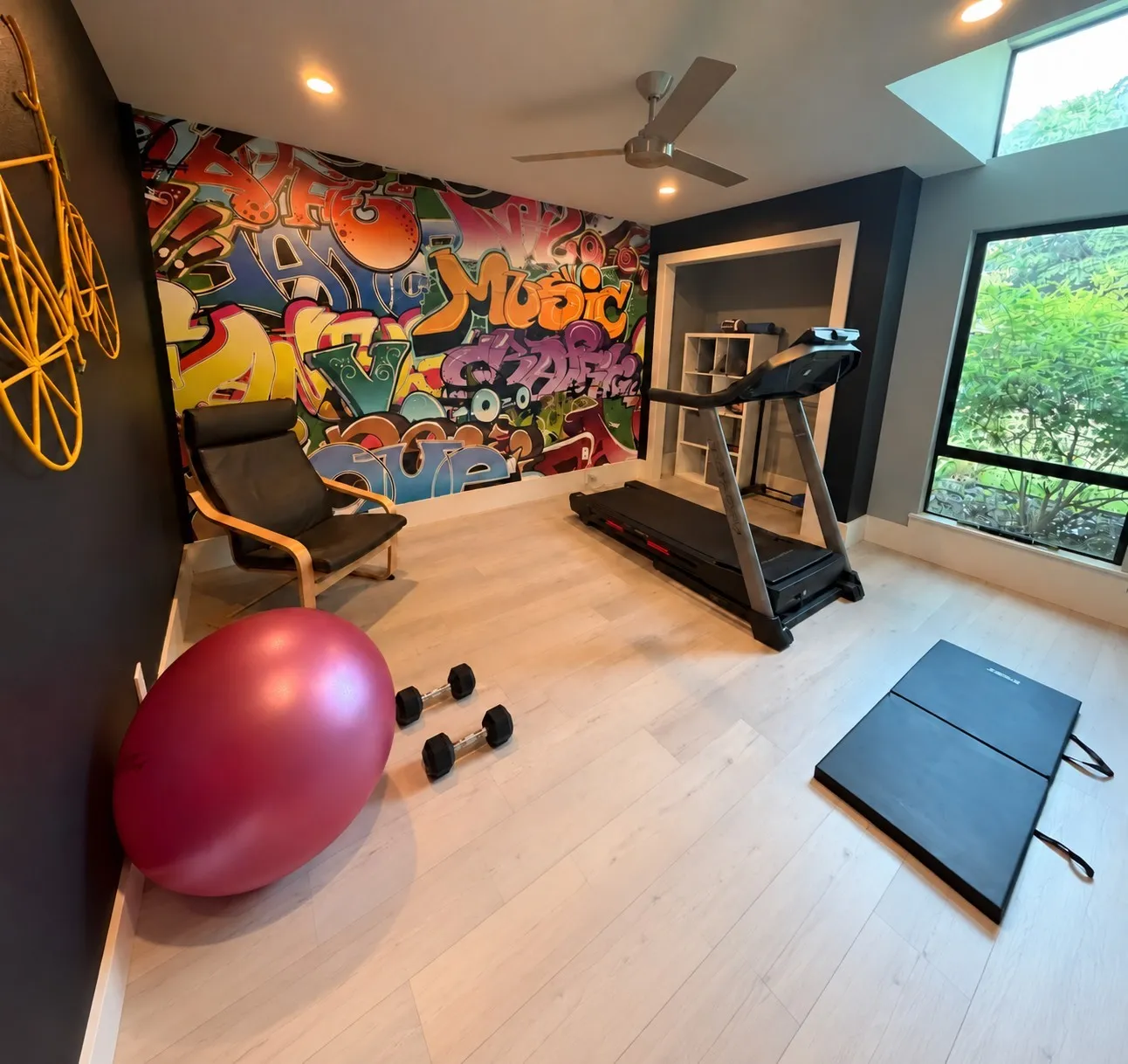 Single Family Residence For Sale in Dallas County , 555 Arbor Brook Lane, Coppell, Texas 75019, 5 Bedroom, 4 Bathroom, 2 Garage spaces, 3,323 Sqft, built in 1978, mls#21405398, Real Estate Agent in Coppell, Homes For Sale in Dallas county, Homes For Sale in Coppell, Realtor in Coppell Texas, Real Estate Brokerage Independent Realty Texas, Luminita Cordes Realtor