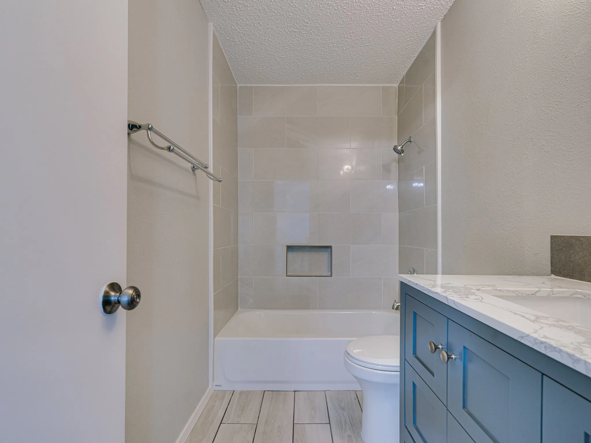 Single Family Residence For Rent in Dallas County , 2714 Meadow Bluff Lane, Dallas, Texas 75237, 3 Bedroom, 2 Bathroom, 2 Garage spaces, 1,307 Sqft, built in 1977, mls#21405391, Real Estate Agent in Dallas, Homes For Rent in Dallas county, Homes For Rent in Dallas, Realtor in Dallas Texas, Real Estate Brokerage Independent Realty Texas, Luminita Cordes Realtor