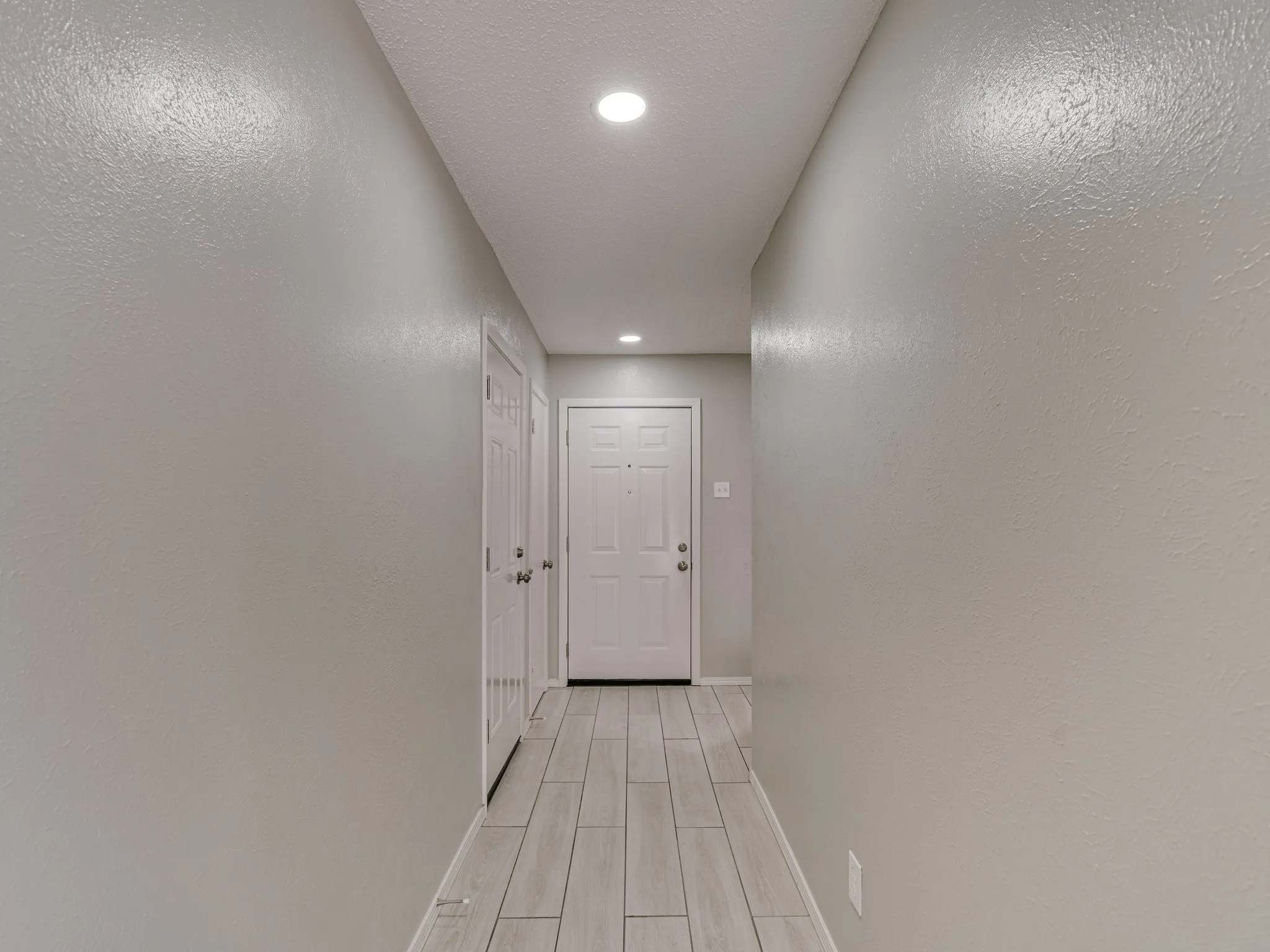 Single Family Residence For Rent in Dallas County , 2714 Meadow Bluff Lane, Dallas, Texas 75237, 3 Bedroom, 2 Bathroom, 2 Garage spaces, 1,307 Sqft, built in 1977, mls#21405391, Real Estate Agent in Dallas, Homes For Rent in Dallas county, Homes For Rent in Dallas, Realtor in Dallas Texas, Real Estate Brokerage Independent Realty Texas, Luminita Cordes Realtor