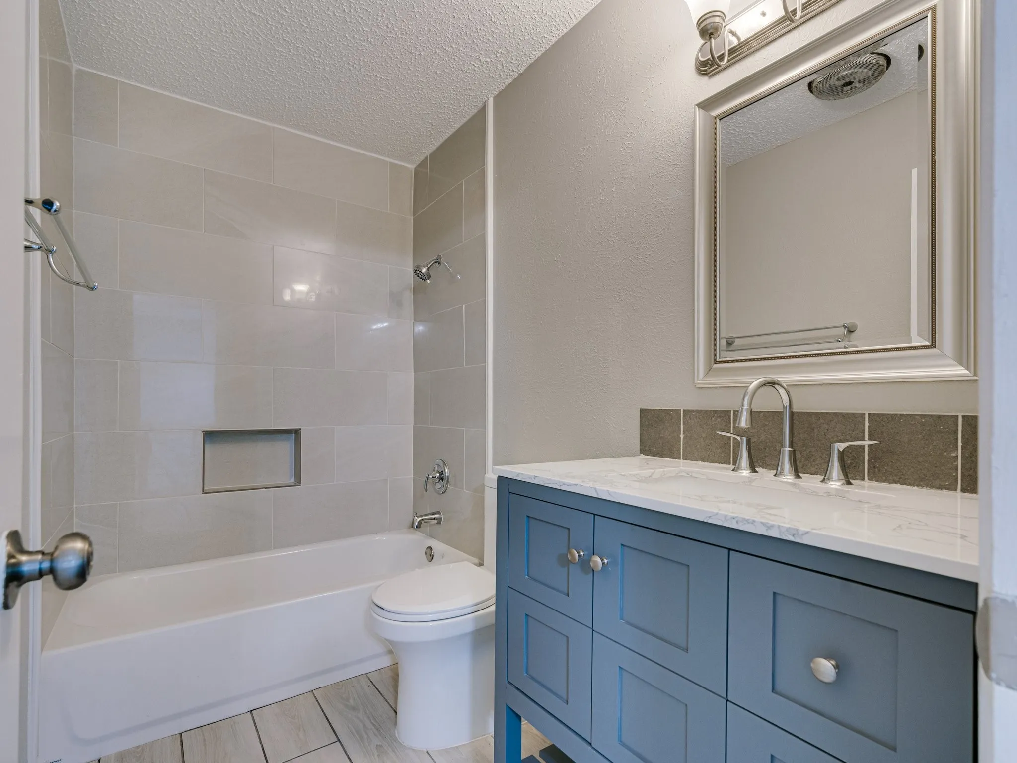 Single Family Residence For Rent in Dallas County , 2714 Meadow Bluff Lane, Dallas, Texas 75237, 3 Bedroom, 2 Bathroom, 2 Garage spaces, 1,307 Sqft, built in 1977, mls#21405391, Real Estate Agent in Dallas, Homes For Rent in Dallas county, Homes For Rent in Dallas, Realtor in Dallas Texas, Real Estate Brokerage Independent Realty Texas, Luminita Cordes Realtor