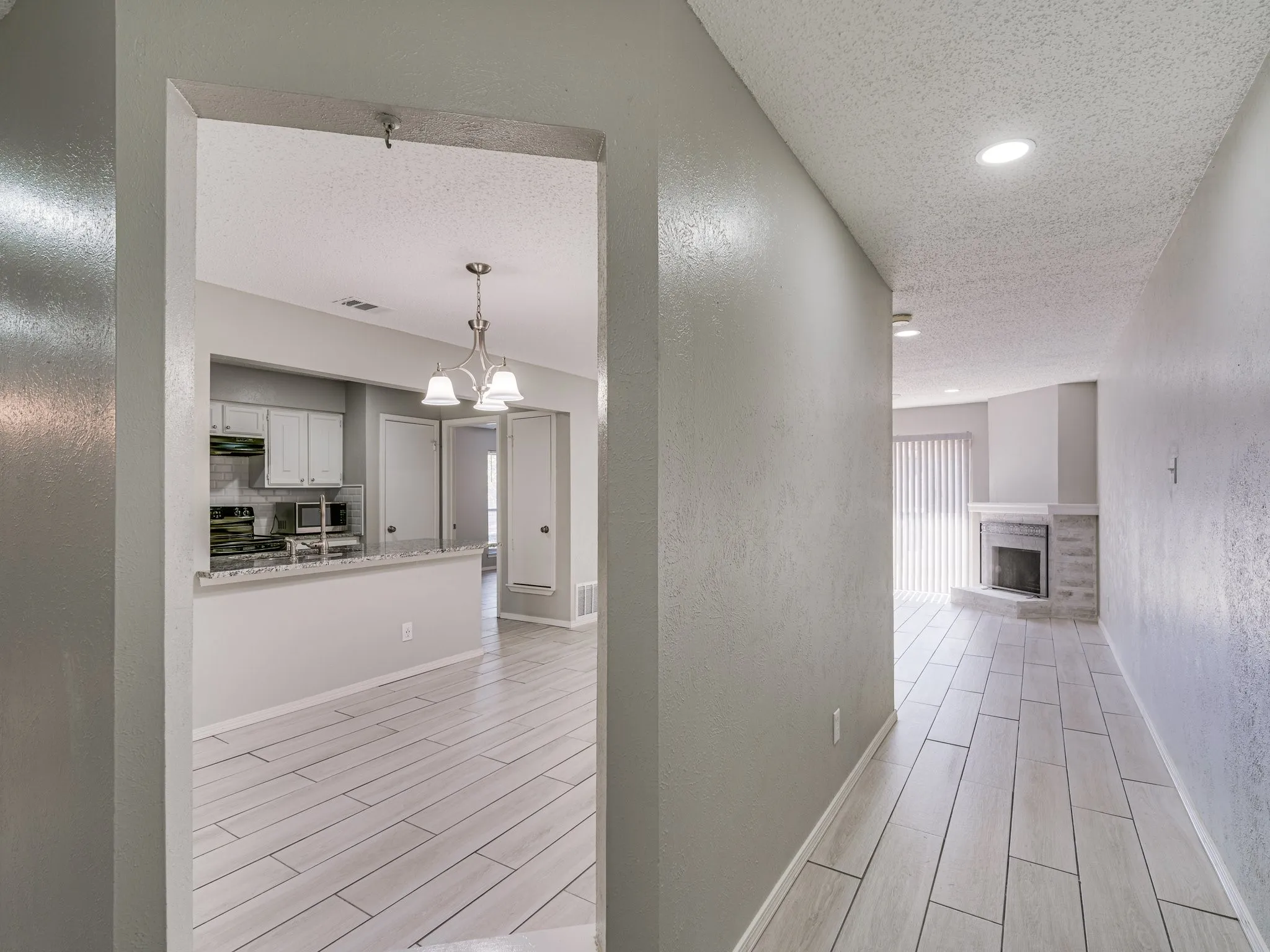 Single Family Residence For Rent in Dallas County , 2714 Meadow Bluff Lane, Dallas, Texas 75237, 3 Bedroom, 2 Bathroom, 2 Garage spaces, 1,307 Sqft, built in 1977, mls#21405391, Real Estate Agent in Dallas, Homes For Rent in Dallas county, Homes For Rent in Dallas, Realtor in Dallas Texas, Real Estate Brokerage Independent Realty Texas, Luminita Cordes Realtor