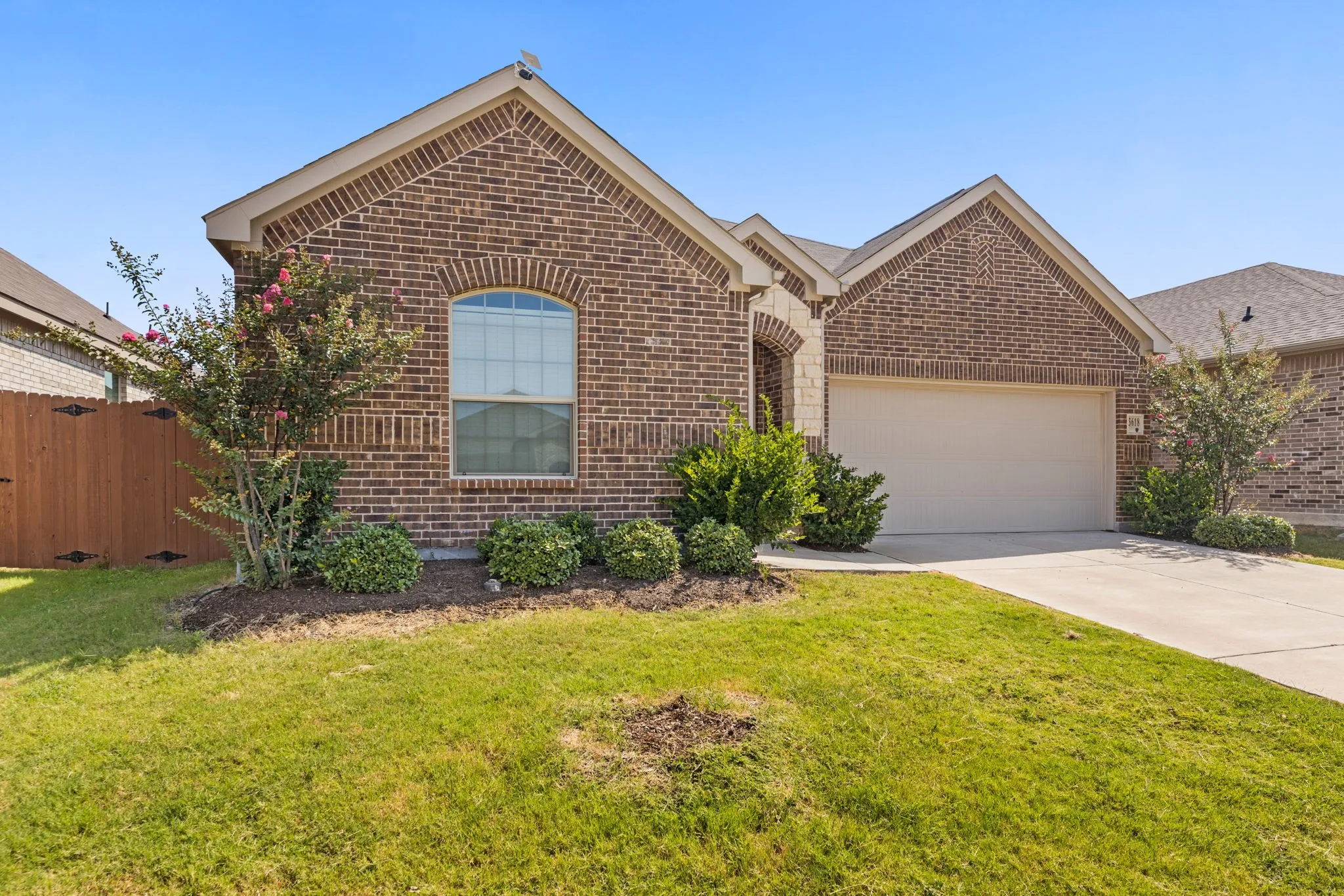 Single Family Residence For Sale in Kaufman County , 3618 Big Nemaha Drive, Crandall, Texas 75114, 3 Bedroom, 2 Bathroom, 2 Garage spaces, 1,550 Sqft, built in 2022, mls#21405397, Real Estate Agent in Crandall, Homes For Sale in Kaufman county, Homes For Sale in Crandall, Realtor in Crandall Texas, Real Estate Brokerage Independent Realty Texas, Luminita Cordes Realtor