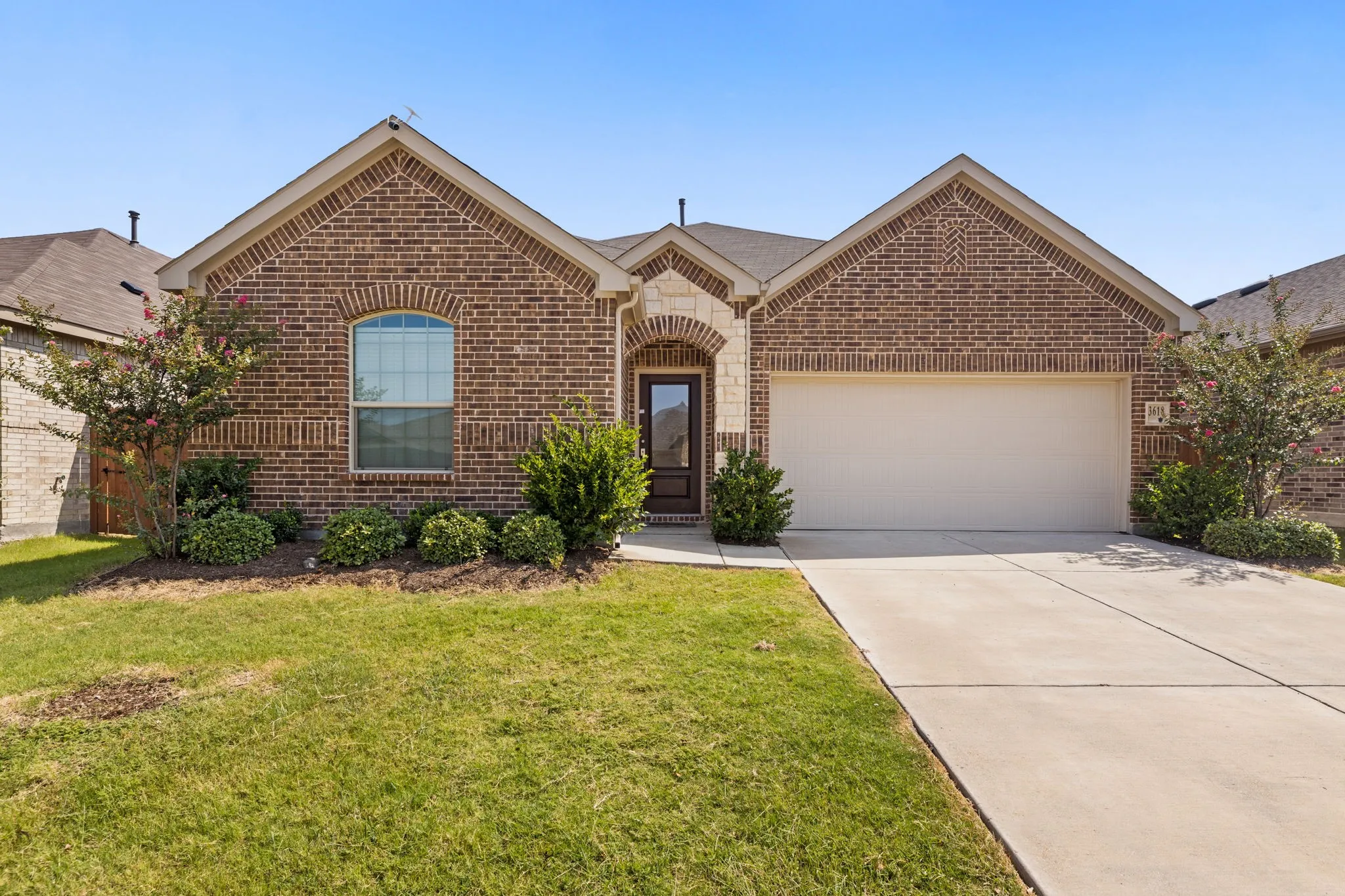 Single Family Residence For Sale in Kaufman County , 3618 Big Nemaha Drive, Crandall, Texas 75114, 3 Bedroom, 2 Bathroom, 2 Garage spaces, 1,550 Sqft, built in 2022, mls#21405397, Real Estate Agent in Crandall, Homes For Sale in Kaufman county, Homes For Sale in Crandall, Realtor in Crandall Texas, Real Estate Brokerage Independent Realty Texas, Luminita Cordes Realtor