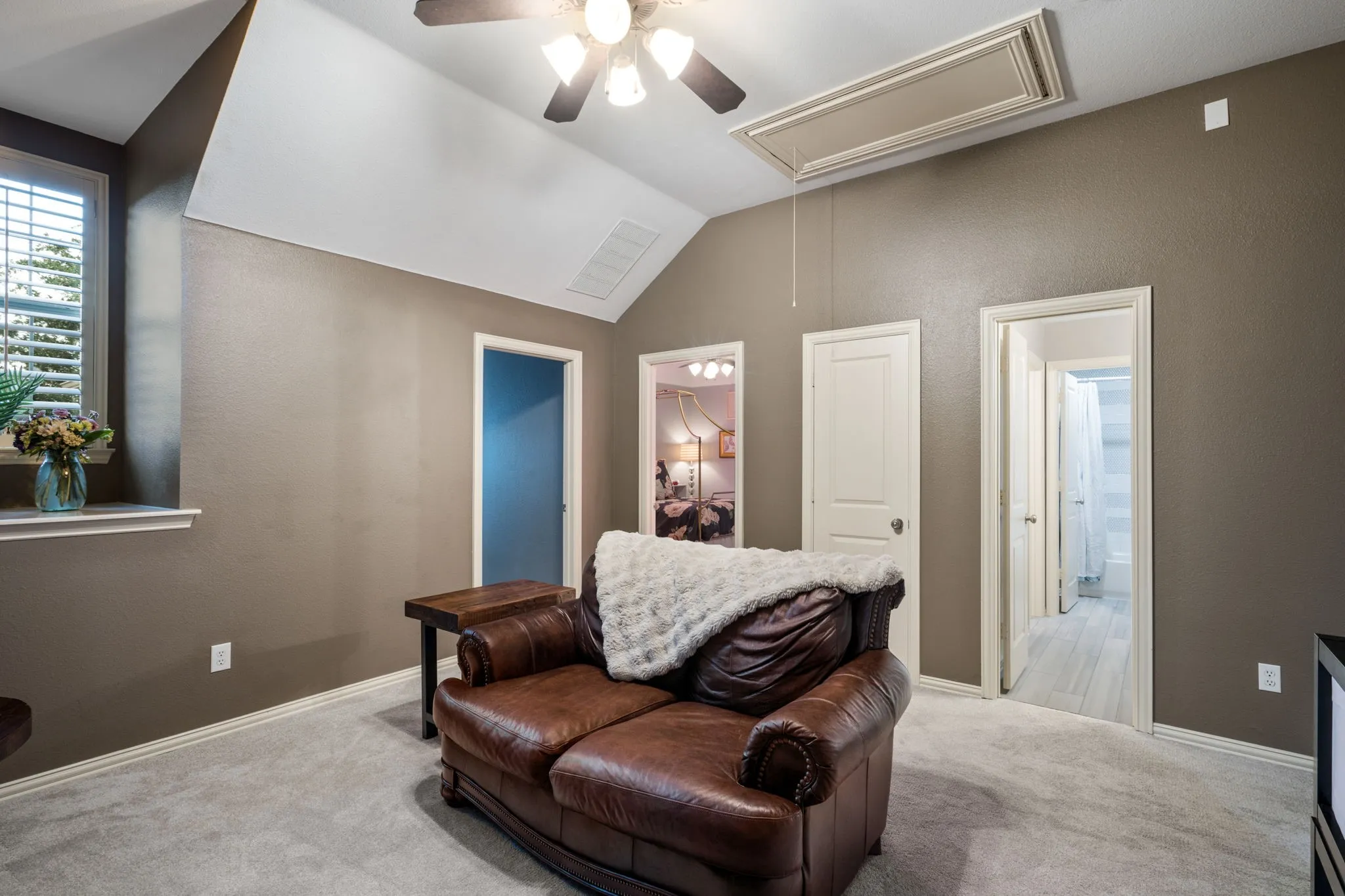 Single Family Residence For Sale in Collin County , 15605 Crown Cove Lane, Frisco, Texas 75035, 4 Bedroom, 3 Bathroom, 3 Garage spaces, 3,263 Sqft, built in 2004, mls#21404447, Real Estate Agent in Frisco, Homes For Sale in Collin county, Homes For Sale in Frisco, Realtor in Frisco Texas, Real Estate Brokerage Independent Realty Texas, Luminita Cordes Realtor