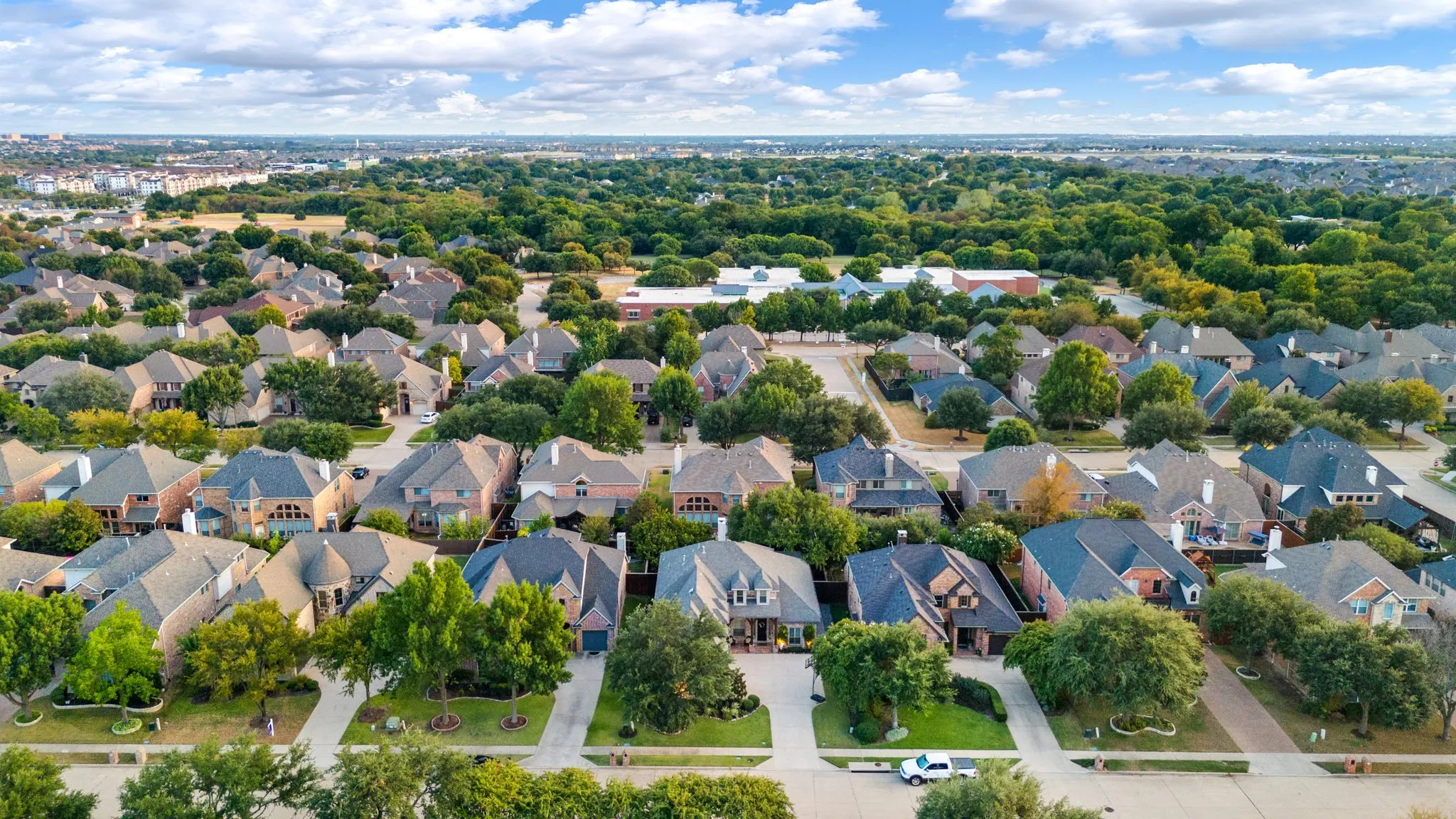 Single Family Residence For Sale in Collin County , 15605 Crown Cove Lane, Frisco, Texas 75035, 4 Bedroom, 3 Bathroom, 3 Garage spaces, 3,263 Sqft, built in 2004, mls#21404447, Real Estate Agent in Frisco, Homes For Sale in Collin county, Homes For Sale in Frisco, Realtor in Frisco Texas, Real Estate Brokerage Independent Realty Texas, Luminita Cordes Realtor