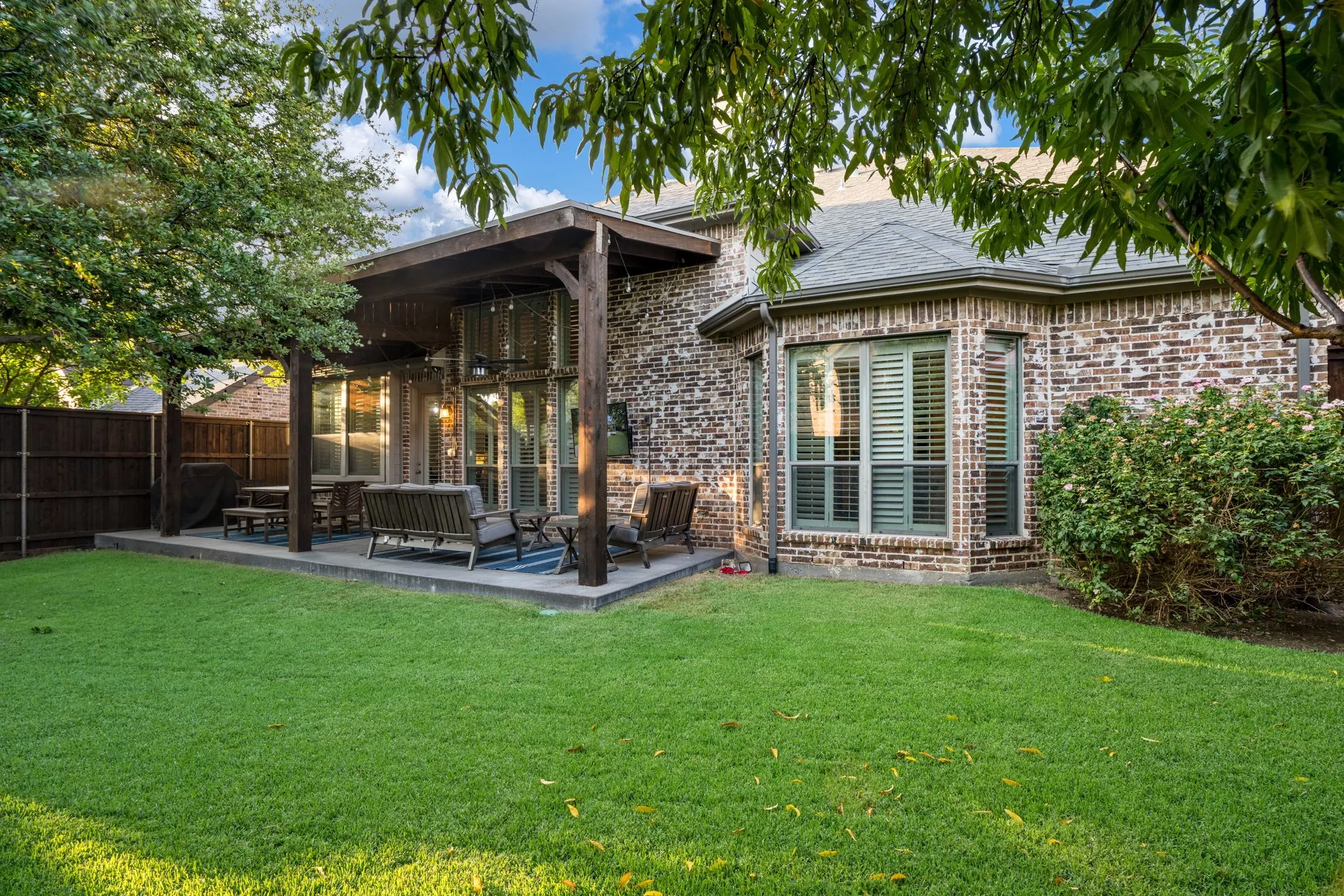 backyard covering with nice concrete base for entertaining