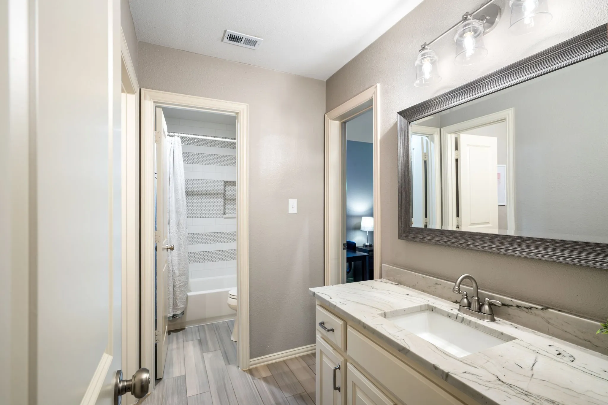 Jack and Jill bathroom between bedrooms 3 and 4