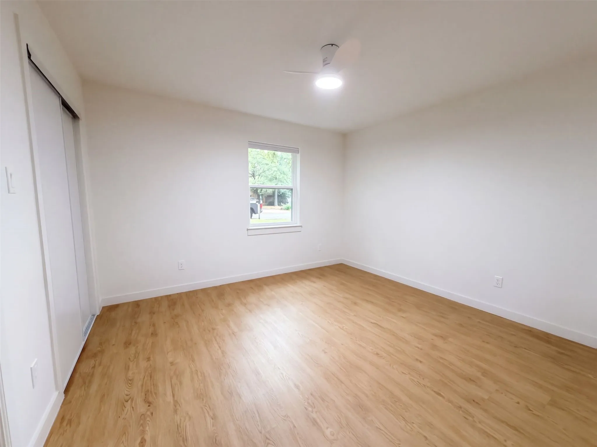 Single Family Residence For Sale in Tarrant County , 1515 Cherokee Street, Arlington, Texas 76012, 4 Bedroom, 3 Bathroom, 2 Garage spaces, 2,158 Sqft, built in 1966, mls#21405242, Real Estate Agent in Arlington, Homes For Sale in Tarrant county, Homes For Sale in Arlington, Realtor in Arlington Texas, Real Estate Brokerage Independent Realty Texas, Luminita Cordes Realtor