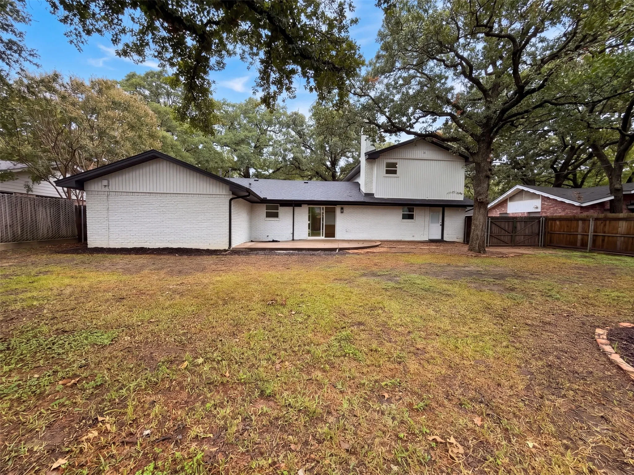 Single Family Residence For Sale in Tarrant County , 1515 Cherokee Street, Arlington, Texas 76012, 4 Bedroom, 3 Bathroom, 2 Garage spaces, 2,158 Sqft, built in 1966, mls#21405242, Real Estate Agent in Arlington, Homes For Sale in Tarrant county, Homes For Sale in Arlington, Realtor in Arlington Texas, Real Estate Brokerage Independent Realty Texas, Luminita Cordes Realtor