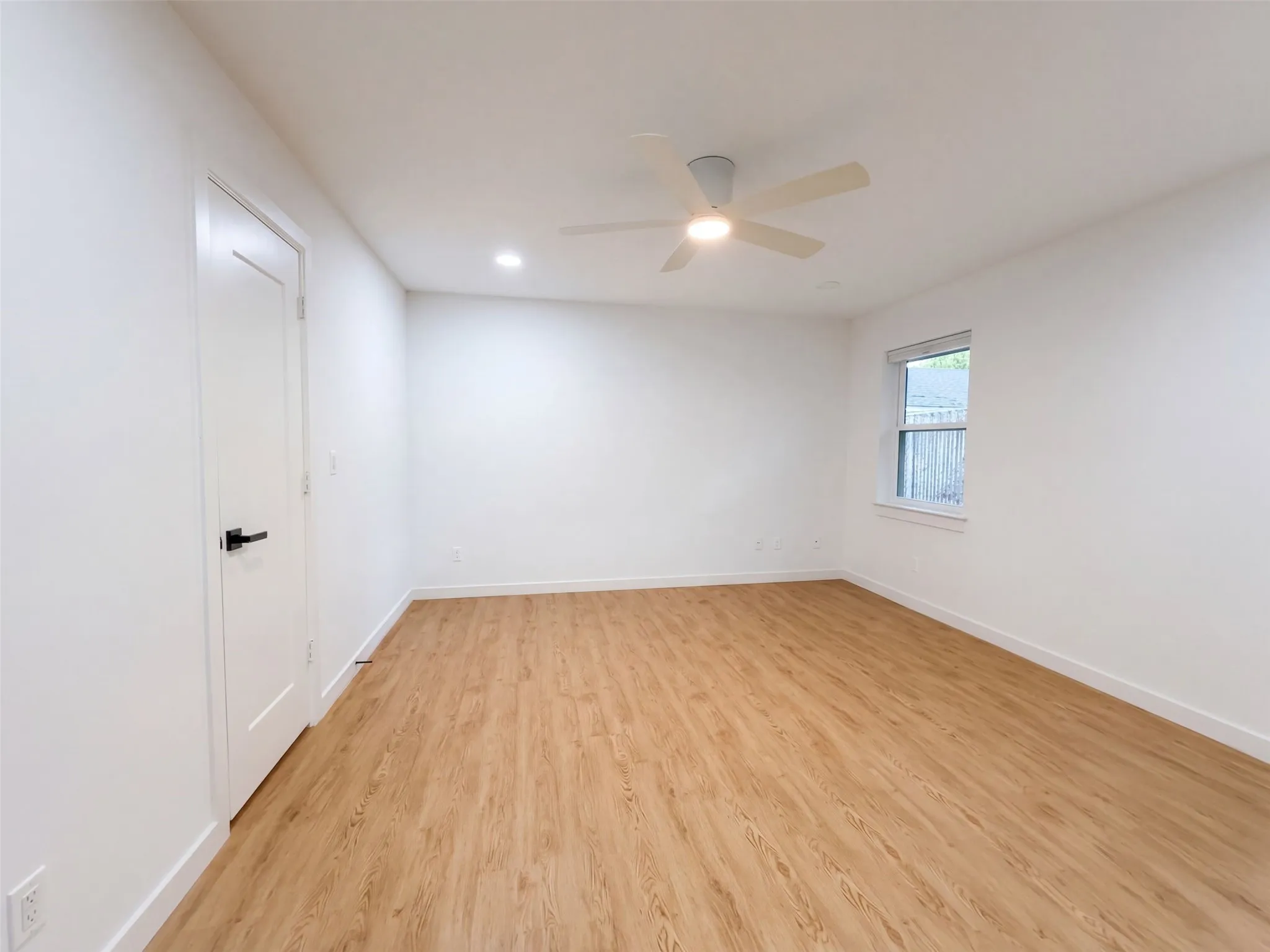 Single Family Residence For Sale in Tarrant County , 1515 Cherokee Street, Arlington, Texas 76012, 4 Bedroom, 3 Bathroom, 2 Garage spaces, 2,158 Sqft, built in 1966, mls#21405242, Real Estate Agent in Arlington, Homes For Sale in Tarrant county, Homes For Sale in Arlington, Realtor in Arlington Texas, Real Estate Brokerage Independent Realty Texas, Luminita Cordes Realtor