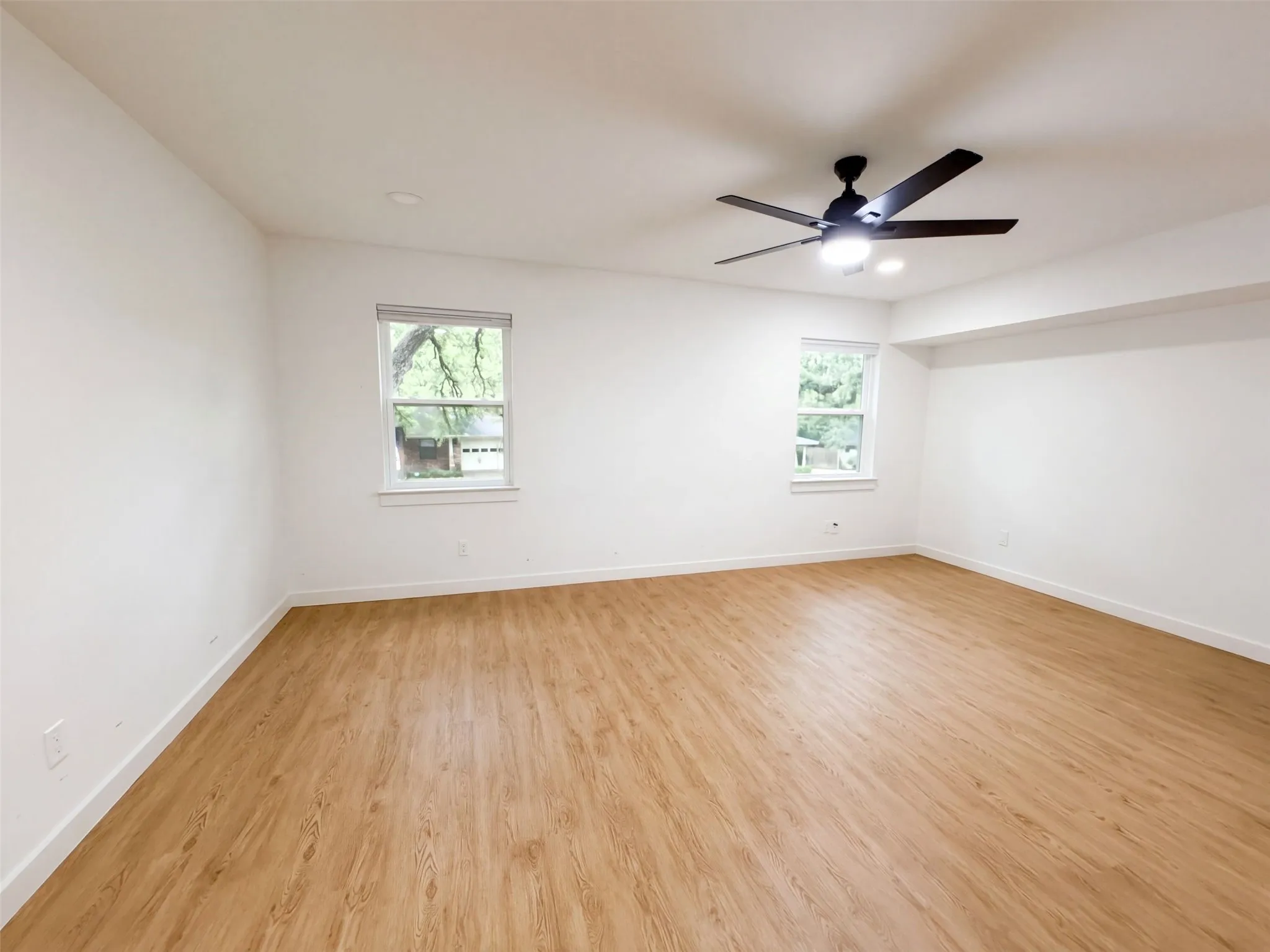 Single Family Residence For Sale in Tarrant County , 1515 Cherokee Street, Arlington, Texas 76012, 4 Bedroom, 3 Bathroom, 2 Garage spaces, 2,158 Sqft, built in 1966, mls#21405242, Real Estate Agent in Arlington, Homes For Sale in Tarrant county, Homes For Sale in Arlington, Realtor in Arlington Texas, Real Estate Brokerage Independent Realty Texas, Luminita Cordes Realtor