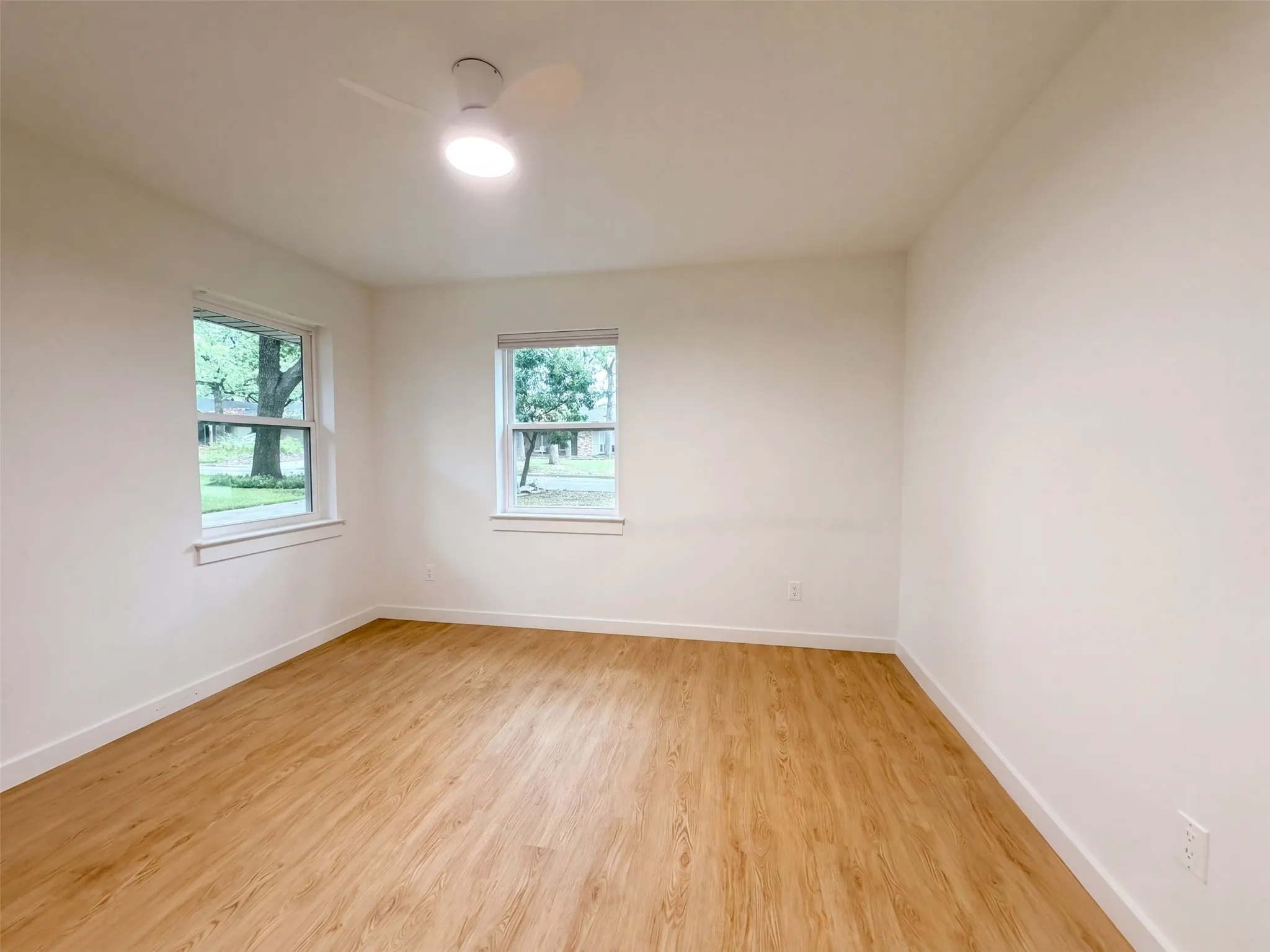 Single Family Residence For Sale in Tarrant County , 1515 Cherokee Street, Arlington, Texas 76012, 4 Bedroom, 3 Bathroom, 2 Garage spaces, 2,158 Sqft, built in 1966, mls#21405242, Real Estate Agent in Arlington, Homes For Sale in Tarrant county, Homes For Sale in Arlington, Realtor in Arlington Texas, Real Estate Brokerage Independent Realty Texas, Luminita Cordes Realtor