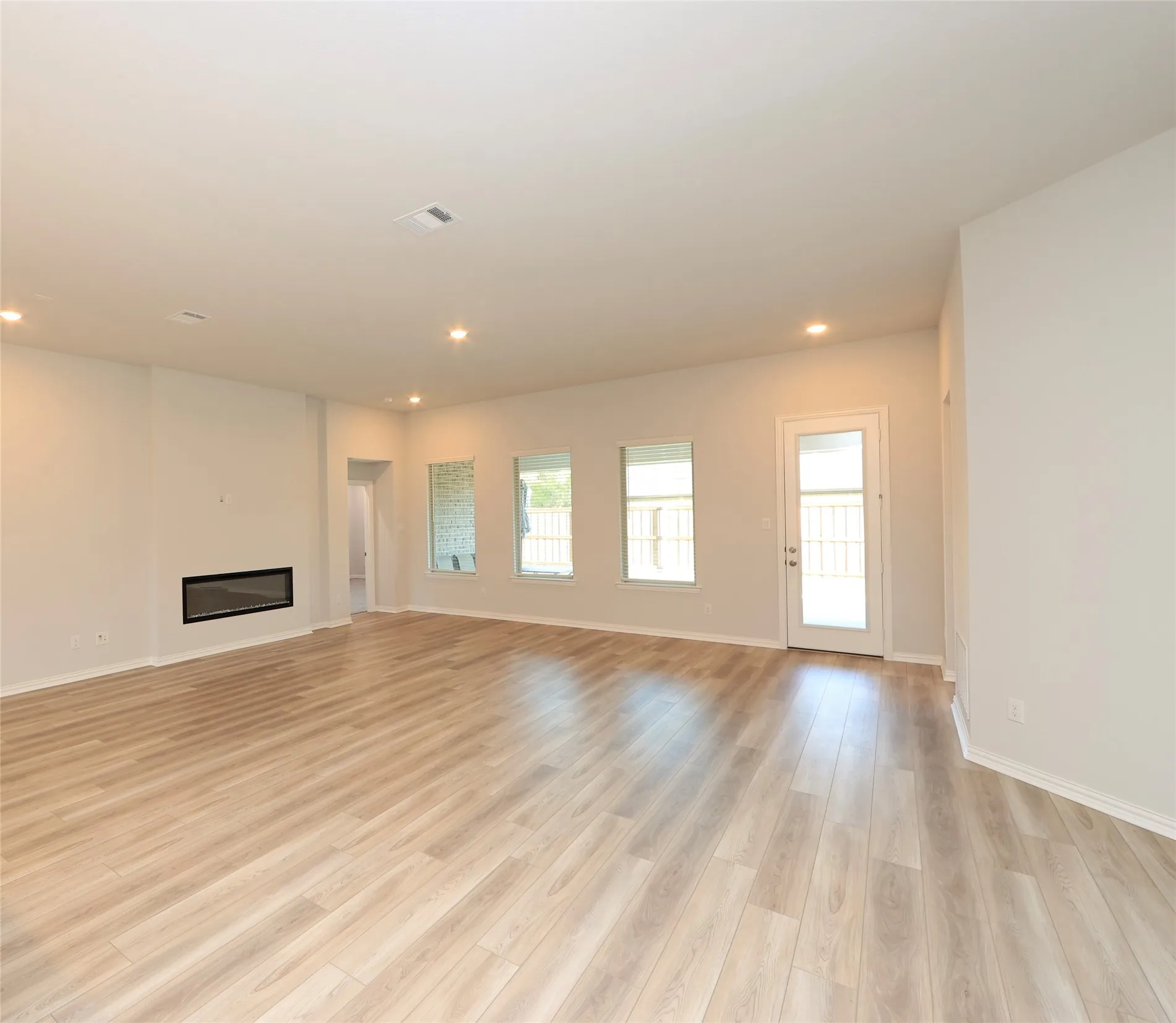 Single Family Residence For Sale in Denton County , 2305 Valencia Drive, Little Elm, Texas 75068, 4 Bedroom, 4 Bathroom, 3 Garage spaces, 2,786 Sqft, built in 2025, mls#21405409, Real Estate Agent in Little Elm, Homes For Sale in Denton county, Homes For Sale in Little Elm, Realtor in Little Elm Texas, Real Estate Brokerage Independent Realty Texas, Luminita Cordes Realtor