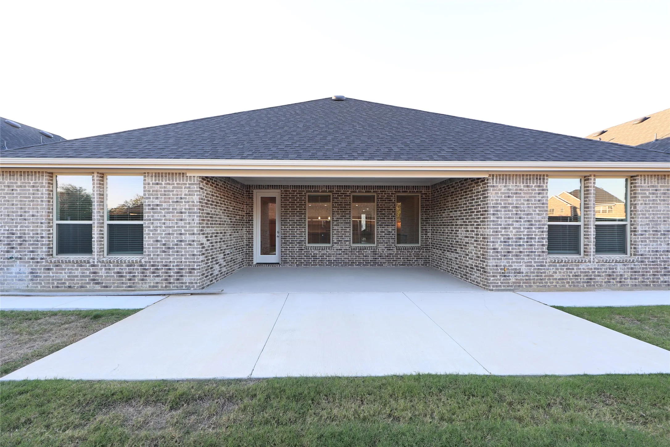 Single Family Residence For Sale in Denton County , 2305 Valencia Drive, Little Elm, Texas 75068, 4 Bedroom, 4 Bathroom, 3 Garage spaces, 2,786 Sqft, built in 2025, mls#21405409, Real Estate Agent in Little Elm, Homes For Sale in Denton county, Homes For Sale in Little Elm, Realtor in Little Elm Texas, Real Estate Brokerage Independent Realty Texas, Luminita Cordes Realtor