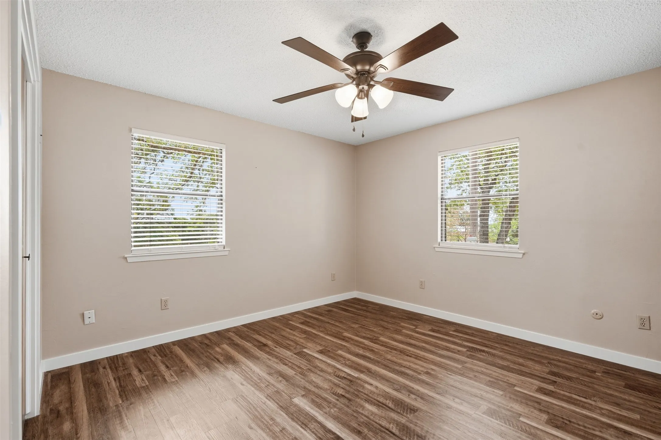 Single Family Residence For Sale in Wise County , 209 County Road 4917, Newark, Texas 76071, 3 Bedroom, 2 Bathroom, 2 Garage spaces, 2,132 Sqft, built in 1979, mls#21405415, Real Estate Agent in Newark, Homes For Sale in Wise county, Homes For Sale in Newark, Realtor in Newark Texas, Real Estate Brokerage Independent Realty Texas, Luminita Cordes Realtor
