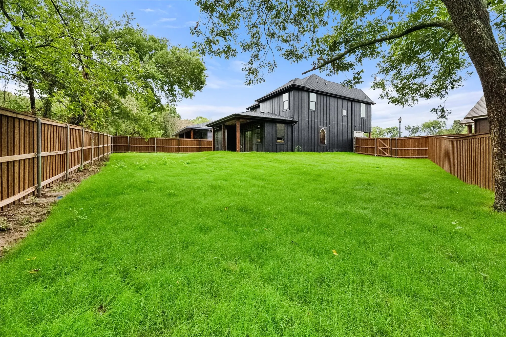 Single Family Residence For Sale in Grayson County , 101 Iron Horse Lane, Denison, Texas 75020, 4 Bedroom, 3 Bathroom, 2 Garage spaces, 1,870 Sqft, built in 2026, mls#21404389, Real Estate Agent in Denison, Homes For Sale in Grayson county, Homes For Sale in Denison, Realtor in Denison Texas, Real Estate Brokerage Independent Realty Texas, Luminita Cordes Realtor