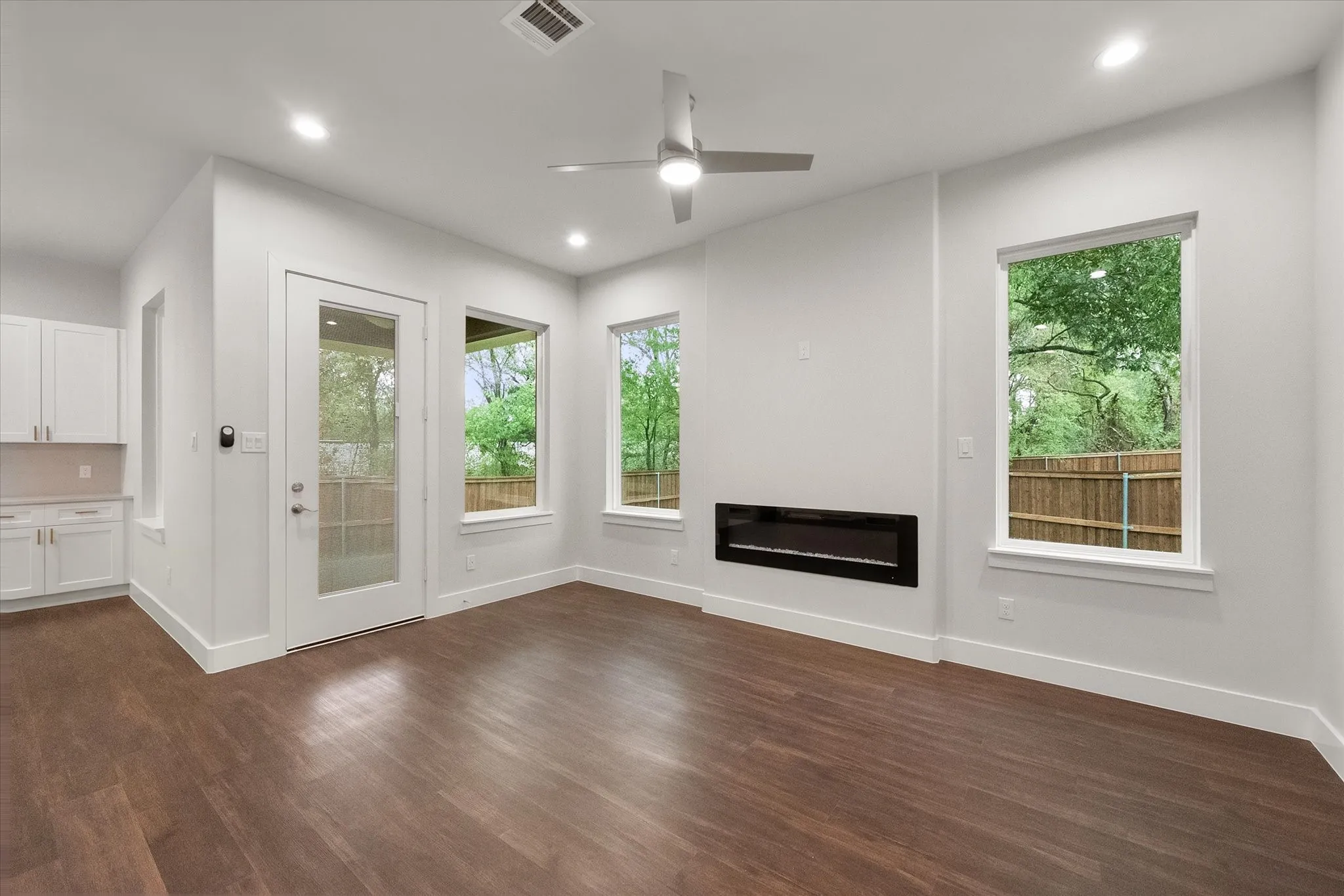Single Family Residence For Sale in Grayson County , 105 Iron Horse Lane, Denison, Texas 75020, 4 Bedroom, 3 Bathroom, 2 Garage spaces, 1,700 Sqft, built in 2026, mls#21405382, Real Estate Agent in Denison, Homes For Sale in Grayson county, Homes For Sale in Denison, Realtor in Denison Texas, Real Estate Brokerage Independent Realty Texas, Luminita Cordes Realtor