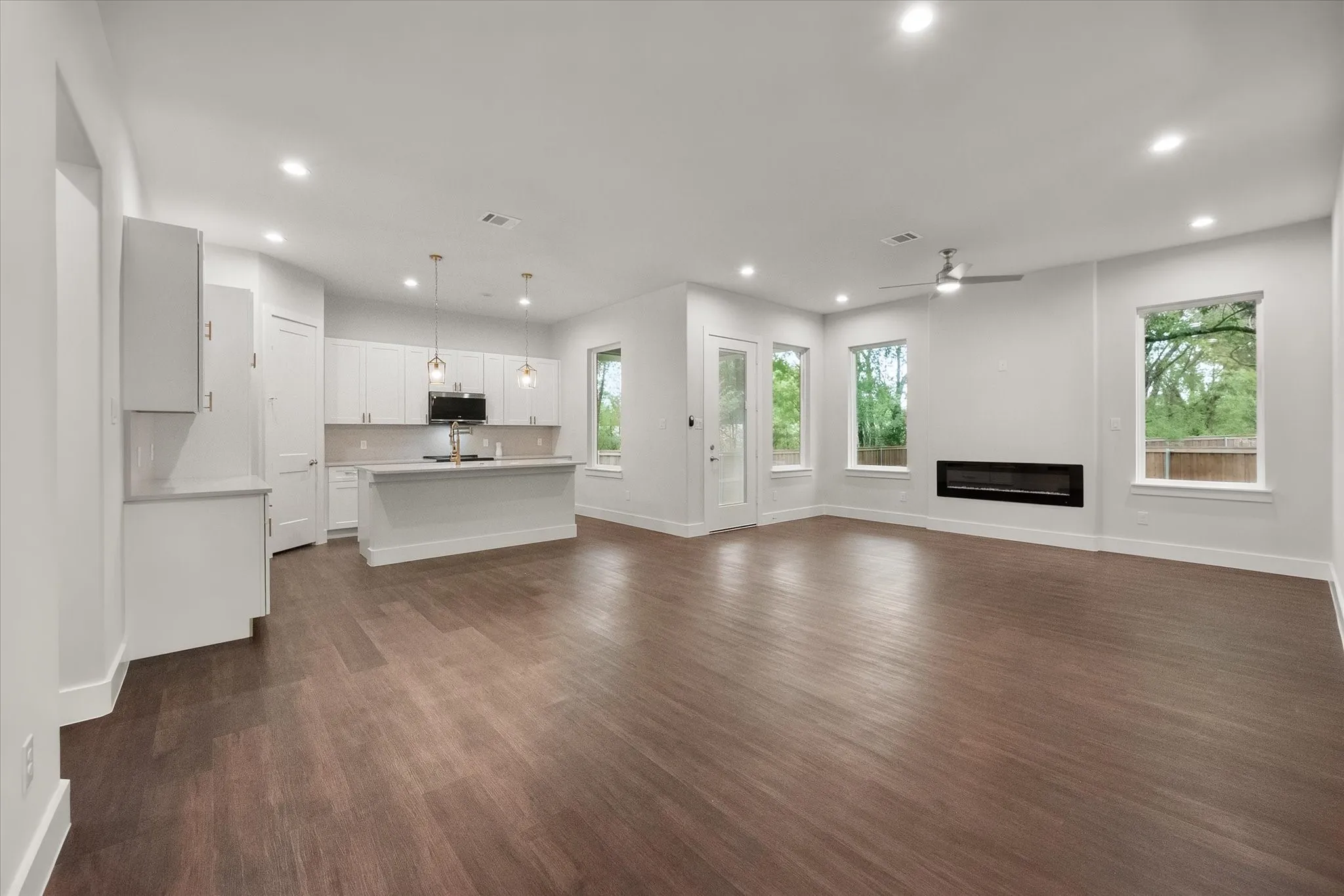 Single Family Residence For Sale in Grayson County , 105 Iron Horse Lane, Denison, Texas 75020, 4 Bedroom, 3 Bathroom, 2 Garage spaces, 1,700 Sqft, built in 2026, mls#21405382, Real Estate Agent in Denison, Homes For Sale in Grayson county, Homes For Sale in Denison, Realtor in Denison Texas, Real Estate Brokerage Independent Realty Texas, Luminita Cordes Realtor