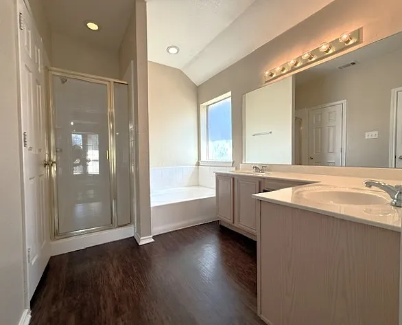 Single Family Residence For Rent in Dallas County , 2218 W Thoroughbred Drive, Lancaster, Texas 75146, 4 Bedroom, 2 Bathroom, 2 Garage spaces, 1,958 Sqft, built in 2000, mls#21405421, Real Estate Agent in Lancaster, Homes For Rent in Dallas county, Homes For Rent in Lancaster, Realtor in Lancaster Texas, Real Estate Brokerage Independent Realty Texas, Luminita Cordes Realtor