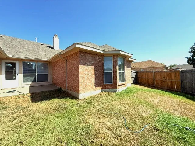 Single Family Residence For Rent in Dallas County , 2218 W Thoroughbred Drive, Lancaster, Texas 75146, 4 Bedroom, 2 Bathroom, 2 Garage spaces, 1,958 Sqft, built in 2000, mls#21405421, Real Estate Agent in Lancaster, Homes For Rent in Dallas county, Homes For Rent in Lancaster, Realtor in Lancaster Texas, Real Estate Brokerage Independent Realty Texas, Luminita Cordes Realtor