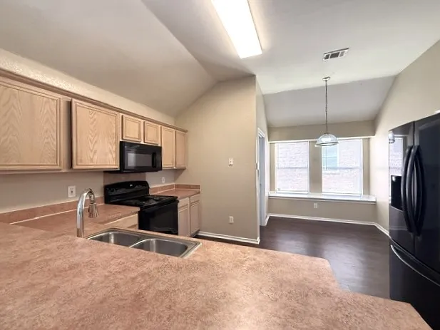 Single Family Residence For Rent in Dallas County , 2218 W Thoroughbred Drive, Lancaster, Texas 75146, 4 Bedroom, 2 Bathroom, 2 Garage spaces, 1,958 Sqft, built in 2000, mls#21405421, Real Estate Agent in Lancaster, Homes For Rent in Dallas county, Homes For Rent in Lancaster, Realtor in Lancaster Texas, Real Estate Brokerage Independent Realty Texas, Luminita Cordes Realtor
