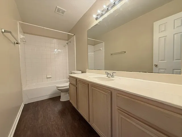 Single Family Residence For Rent in Dallas County , 2218 W Thoroughbred Drive, Lancaster, Texas 75146, 4 Bedroom, 2 Bathroom, 2 Garage spaces, 1,958 Sqft, built in 2000, mls#21405421, Real Estate Agent in Lancaster, Homes For Rent in Dallas county, Homes For Rent in Lancaster, Realtor in Lancaster Texas, Real Estate Brokerage Independent Realty Texas, Luminita Cordes Realtor