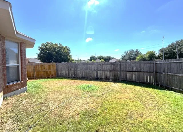 Single Family Residence For Rent in Dallas County , 2218 W Thoroughbred Drive, Lancaster, Texas 75146, 4 Bedroom, 2 Bathroom, 2 Garage spaces, 1,958 Sqft, built in 2000, mls#21405421, Real Estate Agent in Lancaster, Homes For Rent in Dallas county, Homes For Rent in Lancaster, Realtor in Lancaster Texas, Real Estate Brokerage Independent Realty Texas, Luminita Cordes Realtor