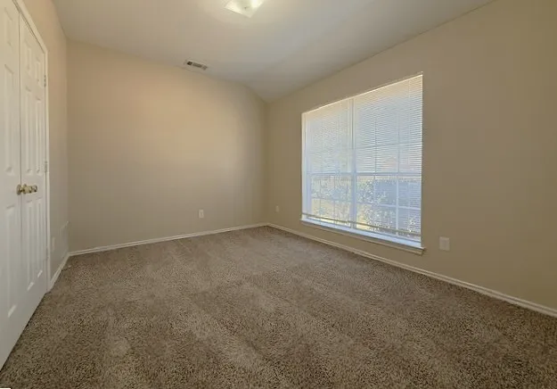 Single Family Residence For Rent in Dallas County , 2218 W Thoroughbred Drive, Lancaster, Texas 75146, 4 Bedroom, 2 Bathroom, 2 Garage spaces, 1,958 Sqft, built in 2000, mls#21405421, Real Estate Agent in Lancaster, Homes For Rent in Dallas county, Homes For Rent in Lancaster, Realtor in Lancaster Texas, Real Estate Brokerage Independent Realty Texas, Luminita Cordes Realtor