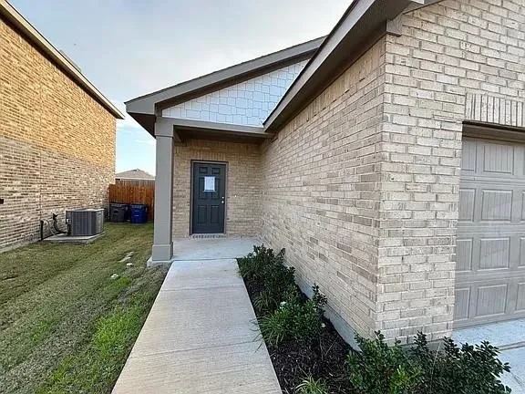 Single Family Residence For Rent in Kaufman County , 5944 Sahara Drive, Forney, Texas 75126, 3 Bedroom, 3 Bathroom, 1 Garage spaces, 1,700 Sqft, built in 2025, mls#21405423, Real Estate Agent in Forney, Homes For Rent in Kaufman county, Homes For Rent in Forney, Realtor in Forney Texas, Real Estate Brokerage Independent Realty Texas, Luminita Cordes Realtor