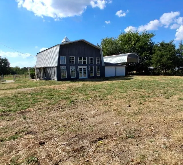 Single Family Residence For Sale in Lamar County , 833 County Road 33100, Sumner, Texas 75486, 2 Bedroom, 3 Bathroom, 2 Garage spaces, 2,077 Sqft, built in 1994, mls#21403971, Real Estate Agent in Sumner, Homes For Sale in Lamar county, Homes For Sale in Sumner, Realtor in Sumner Texas, Real Estate Brokerage Independent Realty Texas, Luminita Cordes Realtor