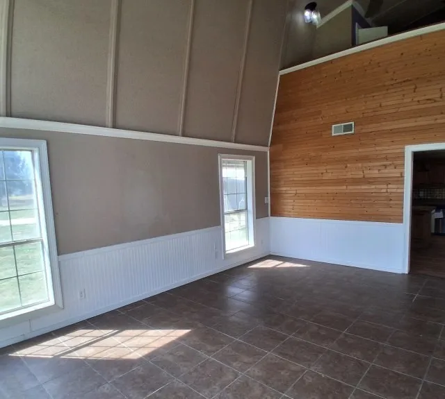 Single Family Residence For Sale in Lamar County , 833 County Road 33100, Sumner, Texas 75486, 2 Bedroom, 3 Bathroom, 2 Garage spaces, 2,077 Sqft, built in 1994, mls#21403971, Real Estate Agent in Sumner, Homes For Sale in Lamar county, Homes For Sale in Sumner, Realtor in Sumner Texas, Real Estate Brokerage Independent Realty Texas, Luminita Cordes Realtor