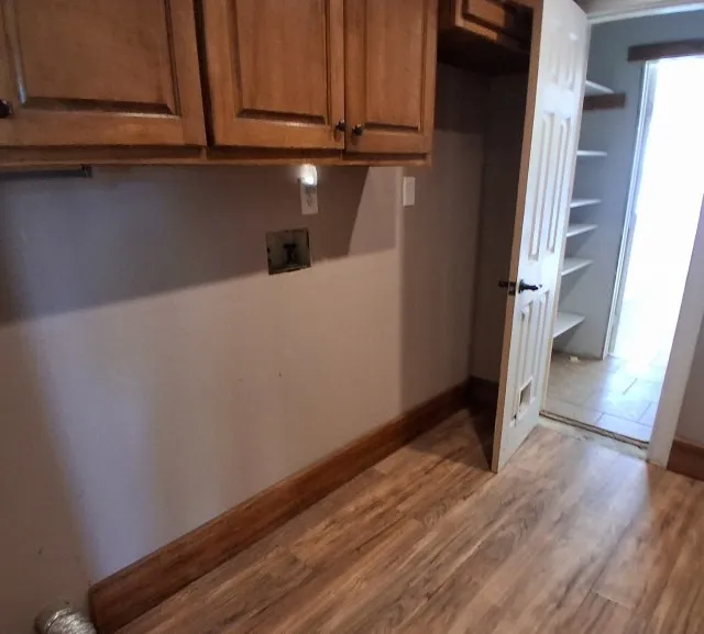 Single Family Residence For Sale in Lamar County , 833 County Road 33100, Sumner, Texas 75486, 2 Bedroom, 3 Bathroom, 2 Garage spaces, 2,077 Sqft, built in 1994, mls#21403971, Real Estate Agent in Sumner, Homes For Sale in Lamar county, Homes For Sale in Sumner, Realtor in Sumner Texas, Real Estate Brokerage Independent Realty Texas, Luminita Cordes Realtor