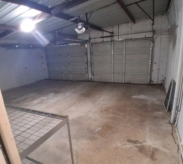 Single Family Residence For Sale in Lamar County , 833 County Road 33100, Sumner, Texas 75486, 2 Bedroom, 3 Bathroom, 2 Garage spaces, 2,077 Sqft, built in 1994, mls#21403971, Real Estate Agent in Sumner, Homes For Sale in Lamar county, Homes For Sale in Sumner, Realtor in Sumner Texas, Real Estate Brokerage Independent Realty Texas, Luminita Cordes Realtor