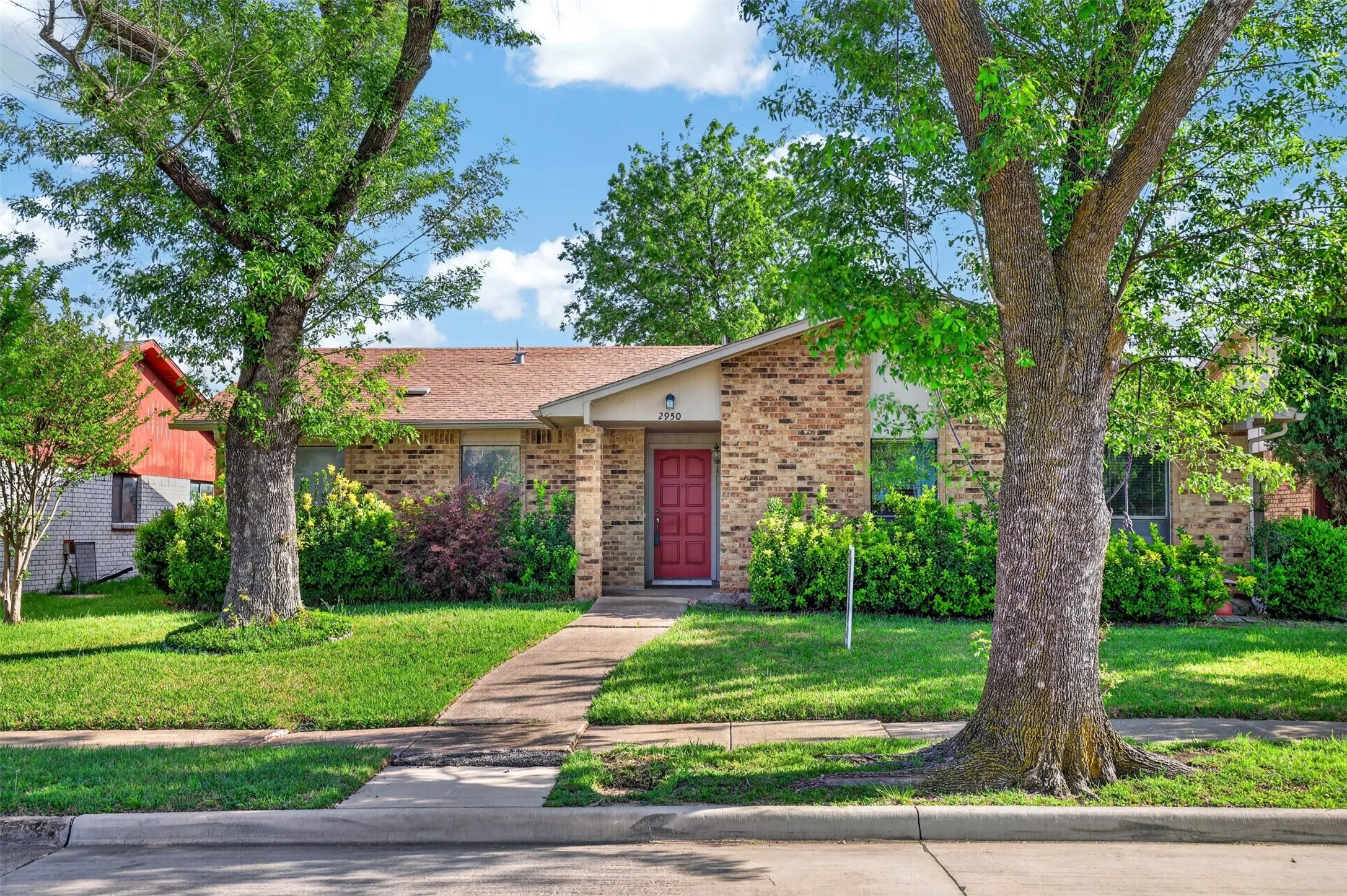 Single Family Residence For Sale in Dallas County , 2950 San Diego Drive, Dallas, Texas 75228, 3 Bedroom, 2 Bathroom, 2 Garage spaces, 1,667 Sqft, built in 1982, mls#21405426, Real Estate Agent in Dallas, Homes For Sale in Dallas county, Homes For Sale in Dallas, Realtor in Dallas Texas, Real Estate Brokerage Independent Realty Texas, Luminita Cordes Realtor