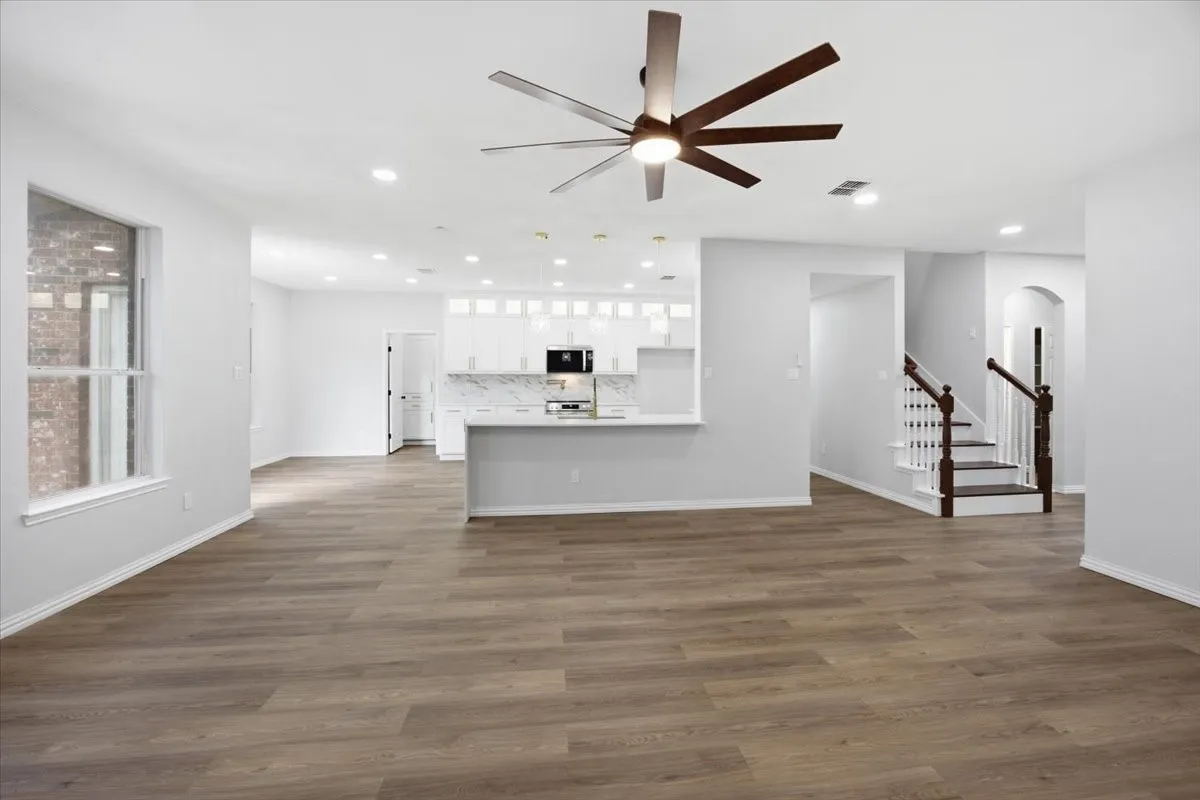 Single Family Residence For Sale in Tarrant County , 1345 Missionary Ridge Trail, Fort Worth, Texas 76131, 5 Bedroom, 3 Bathroom, 2 Garage spaces, 3,048 Sqft, built in 2005, mls#21405436, Real Estate Agent in Fort Worth, Homes For Sale in Tarrant county, Homes For Sale in Fort Worth, Realtor in Fort Worth Texas, Real Estate Brokerage Independent Realty Texas, Luminita Cordes Realtor