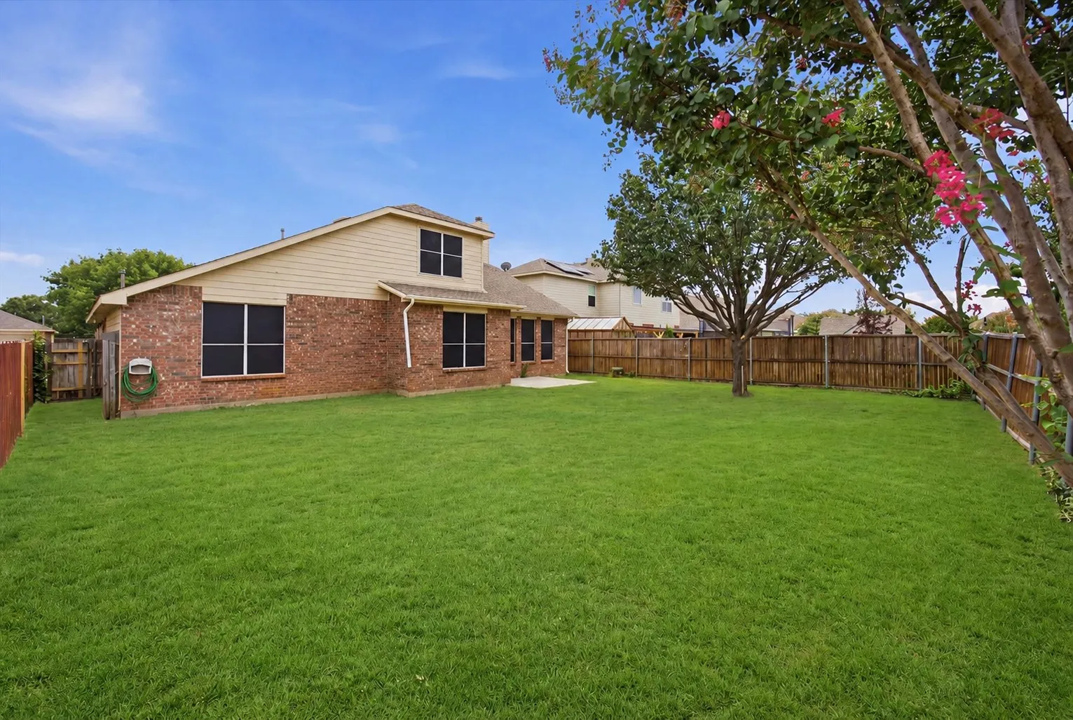 Single Family Residence For Sale in Tarrant County , 1345 Missionary Ridge Trail, Fort Worth, Texas 76131, 5 Bedroom, 3 Bathroom, 2 Garage spaces, 3,048 Sqft, built in 2005, mls#21405436, Real Estate Agent in Fort Worth, Homes For Sale in Tarrant county, Homes For Sale in Fort Worth, Realtor in Fort Worth Texas, Real Estate Brokerage Independent Realty Texas, Luminita Cordes Realtor
