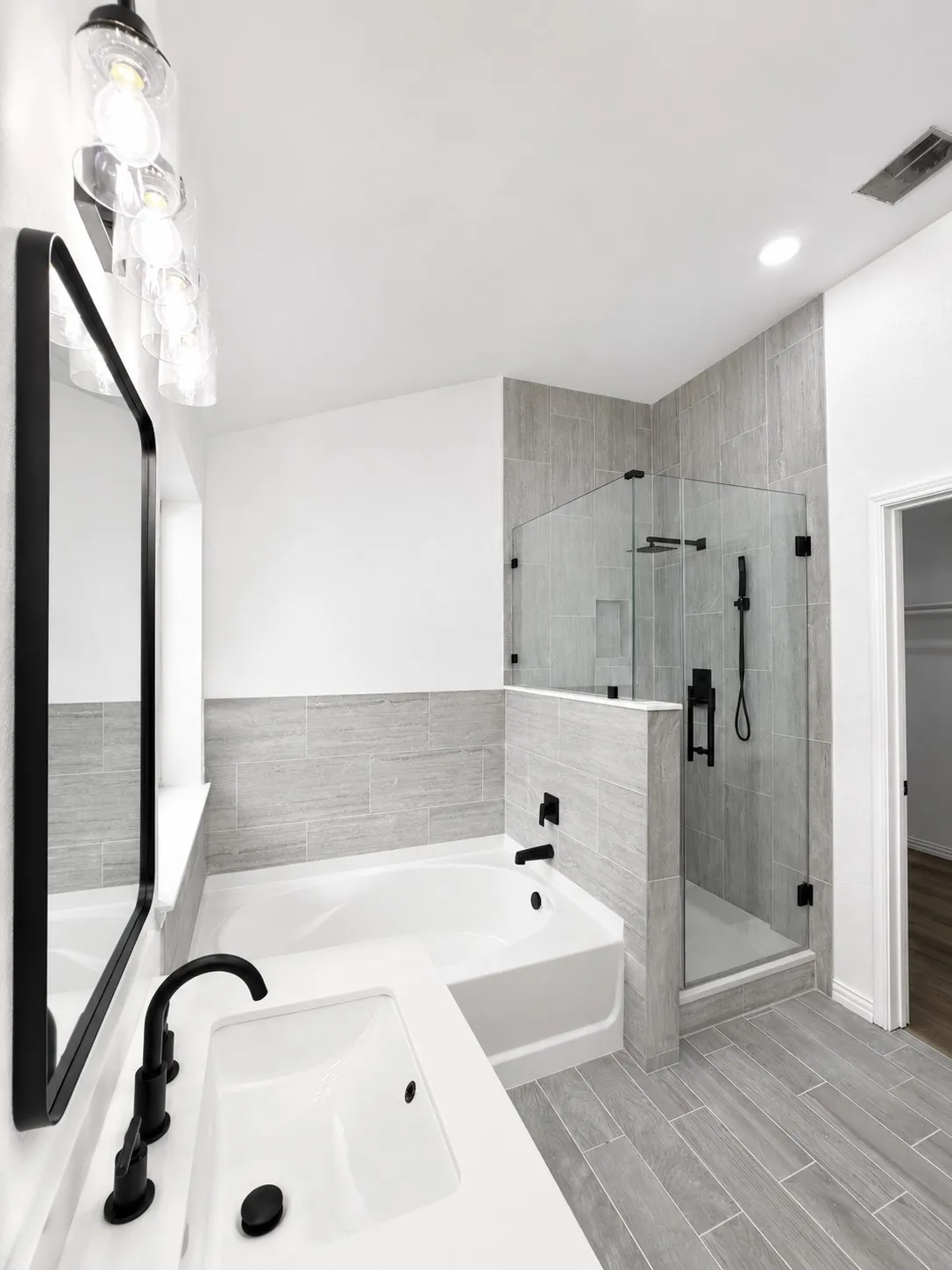 Single Family Residence For Sale in Tarrant County , 1345 Missionary Ridge Trail, Fort Worth, Texas 76131, 5 Bedroom, 3 Bathroom, 2 Garage spaces, 3,048 Sqft, built in 2005, mls#21405436, Real Estate Agent in Fort Worth, Homes For Sale in Tarrant county, Homes For Sale in Fort Worth, Realtor in Fort Worth Texas, Real Estate Brokerage Independent Realty Texas, Luminita Cordes Realtor