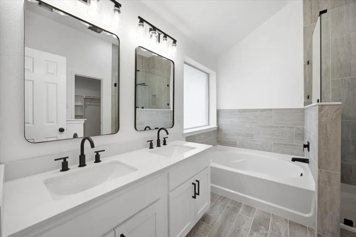 Single Family Residence For Sale in Tarrant County , 1345 Missionary Ridge Trail, Fort Worth, Texas 76131, 5 Bedroom, 3 Bathroom, 2 Garage spaces, 3,048 Sqft, built in 2005, mls#21405436, Real Estate Agent in Fort Worth, Homes For Sale in Tarrant county, Homes For Sale in Fort Worth, Realtor in Fort Worth Texas, Real Estate Brokerage Independent Realty Texas, Luminita Cordes Realtor