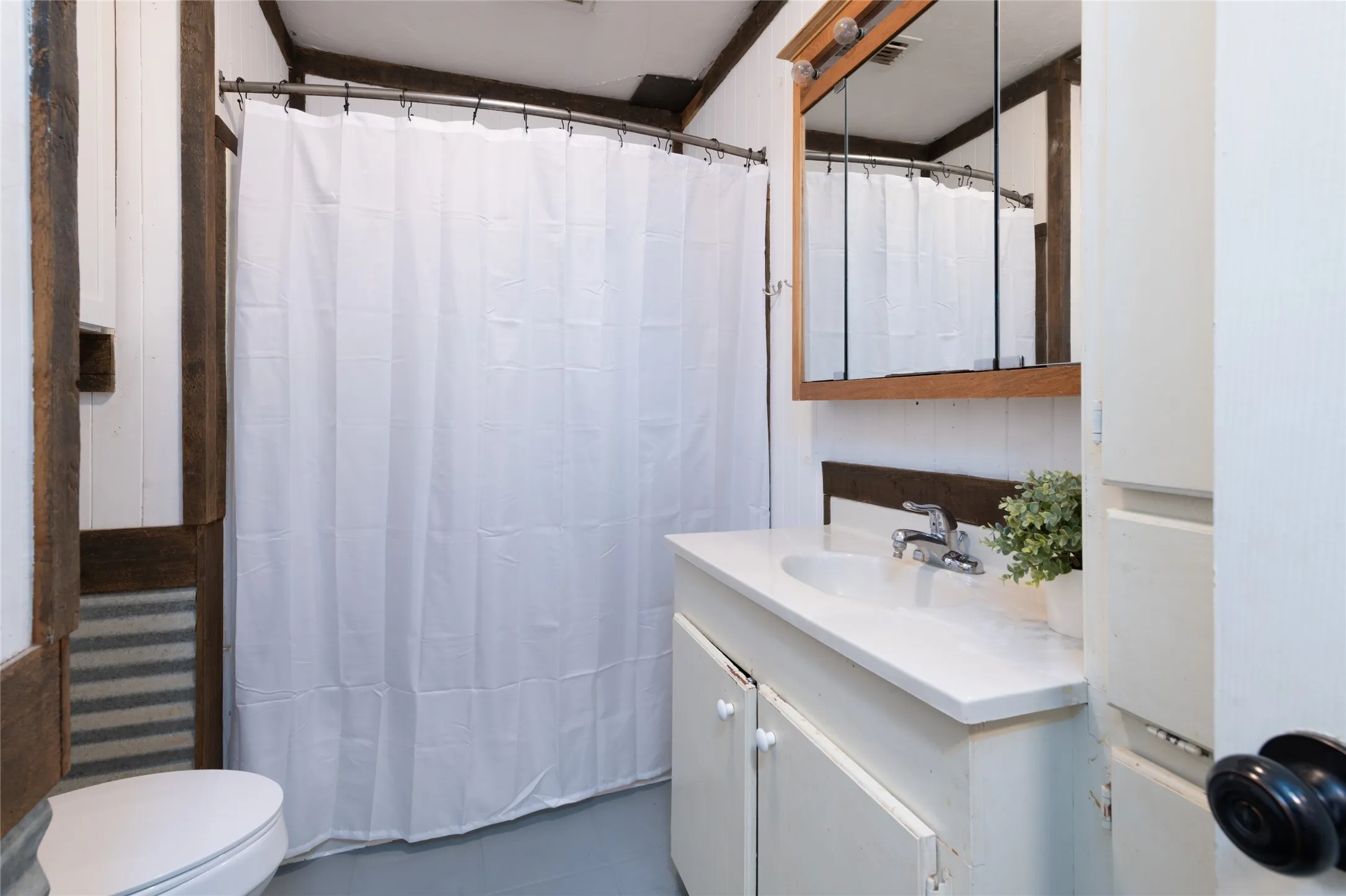 Single Family Residence For Sale in Taylor County , 1216 County Road 349, Merkel, Texas 79536, 2 Bedroom, 1 Bathroom, Garage spaces, 1,213 Sqft, built in 1944, mls#21394465, Real Estate Agent in Merkel, Homes For Sale in Taylor county, Homes For Sale in Merkel, Realtor in Merkel Texas, Real Estate Brokerage Independent Realty Texas, Luminita Cordes Realtor