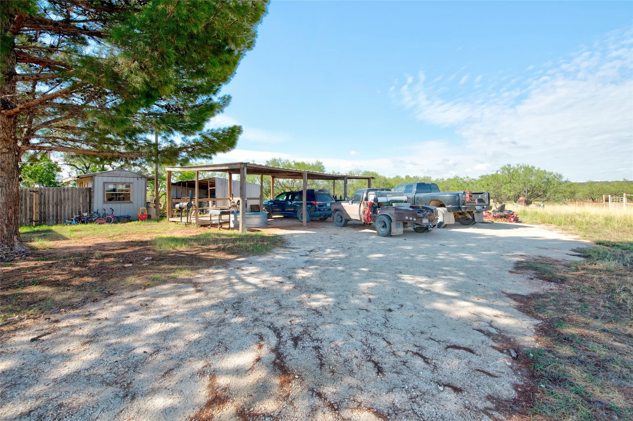 Single Family Residence For Sale in Taylor County , 1216 County Road 349, Merkel, Texas 79536, 2 Bedroom, 1 Bathroom, Garage spaces, 1,213 Sqft, built in 1944, mls#21394465, Real Estate Agent in Merkel, Homes For Sale in Taylor county, Homes For Sale in Merkel, Realtor in Merkel Texas, Real Estate Brokerage Independent Realty Texas, Luminita Cordes Realtor