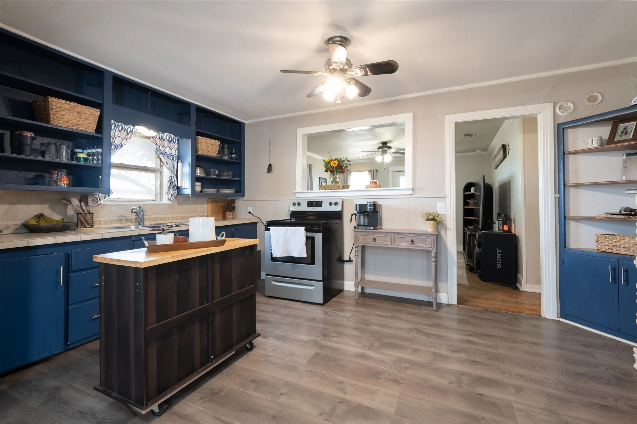 Single Family Residence For Sale in Taylor County , 1216 County Road 349, Merkel, Texas 79536, 2 Bedroom, 1 Bathroom, Garage spaces, 1,213 Sqft, built in 1944, mls#21394465, Real Estate Agent in Merkel, Homes For Sale in Taylor county, Homes For Sale in Merkel, Realtor in Merkel Texas, Real Estate Brokerage Independent Realty Texas, Luminita Cordes Realtor
