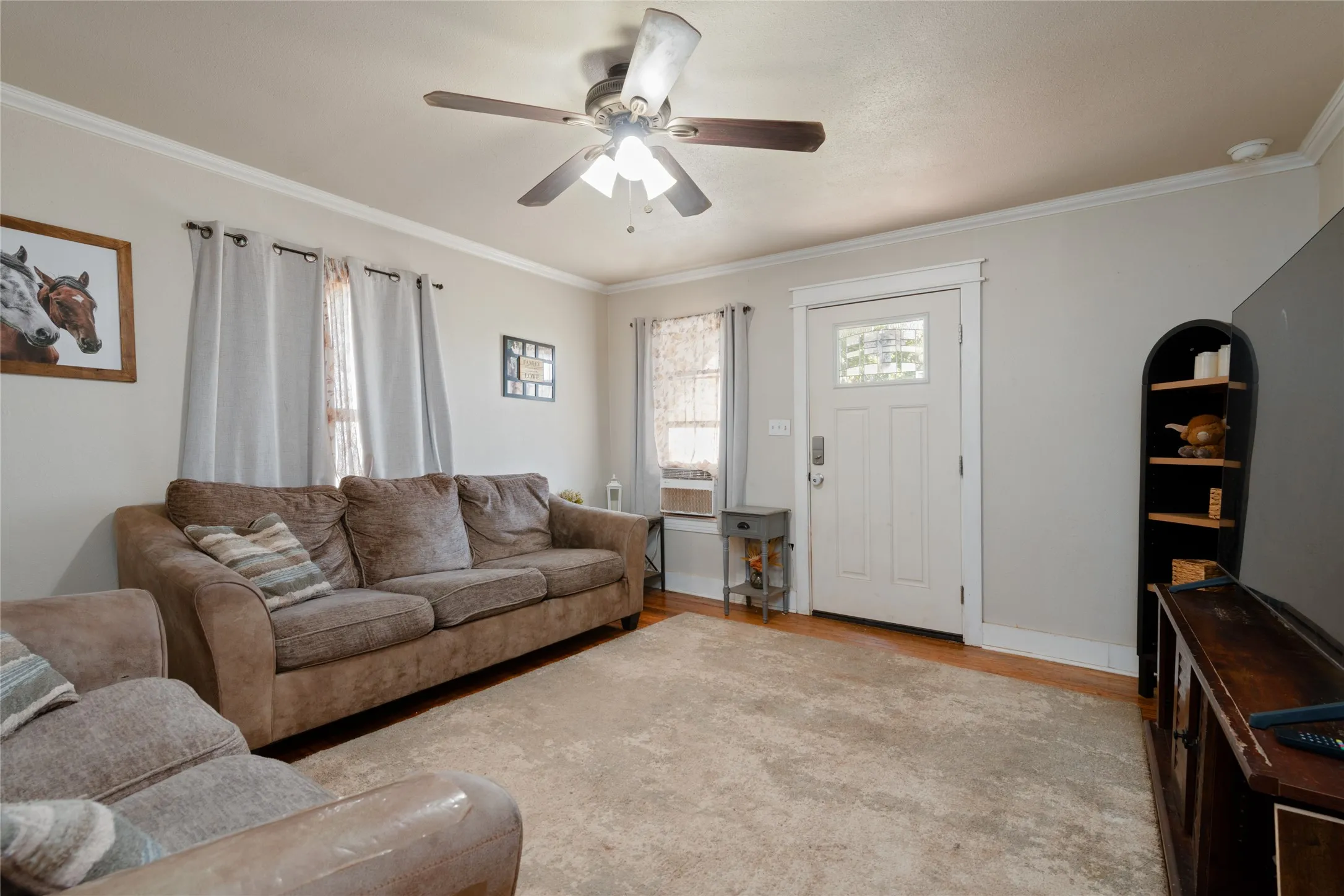 Single Family Residence For Sale in Taylor County , 1216 County Road 349, Merkel, Texas 79536, 2 Bedroom, 1 Bathroom, Garage spaces, 1,213 Sqft, built in 1944, mls#21394465, Real Estate Agent in Merkel, Homes For Sale in Taylor county, Homes For Sale in Merkel, Realtor in Merkel Texas, Real Estate Brokerage Independent Realty Texas, Luminita Cordes Realtor