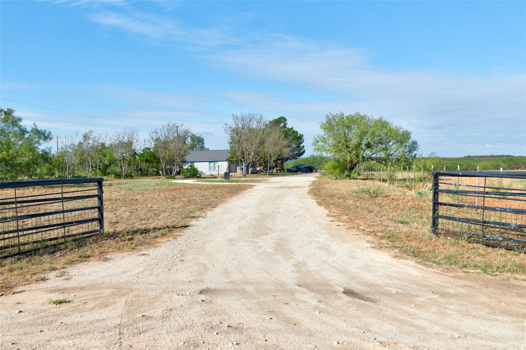 Single Family Residence For Sale in Taylor County , 1216 County Road 349, Merkel, Texas 79536, 2 Bedroom, 1 Bathroom, Garage spaces, 1,213 Sqft, built in 1944, mls#21394465, Real Estate Agent in Merkel, Homes For Sale in Taylor county, Homes For Sale in Merkel, Realtor in Merkel Texas, Real Estate Brokerage Independent Realty Texas, Luminita Cordes Realtor