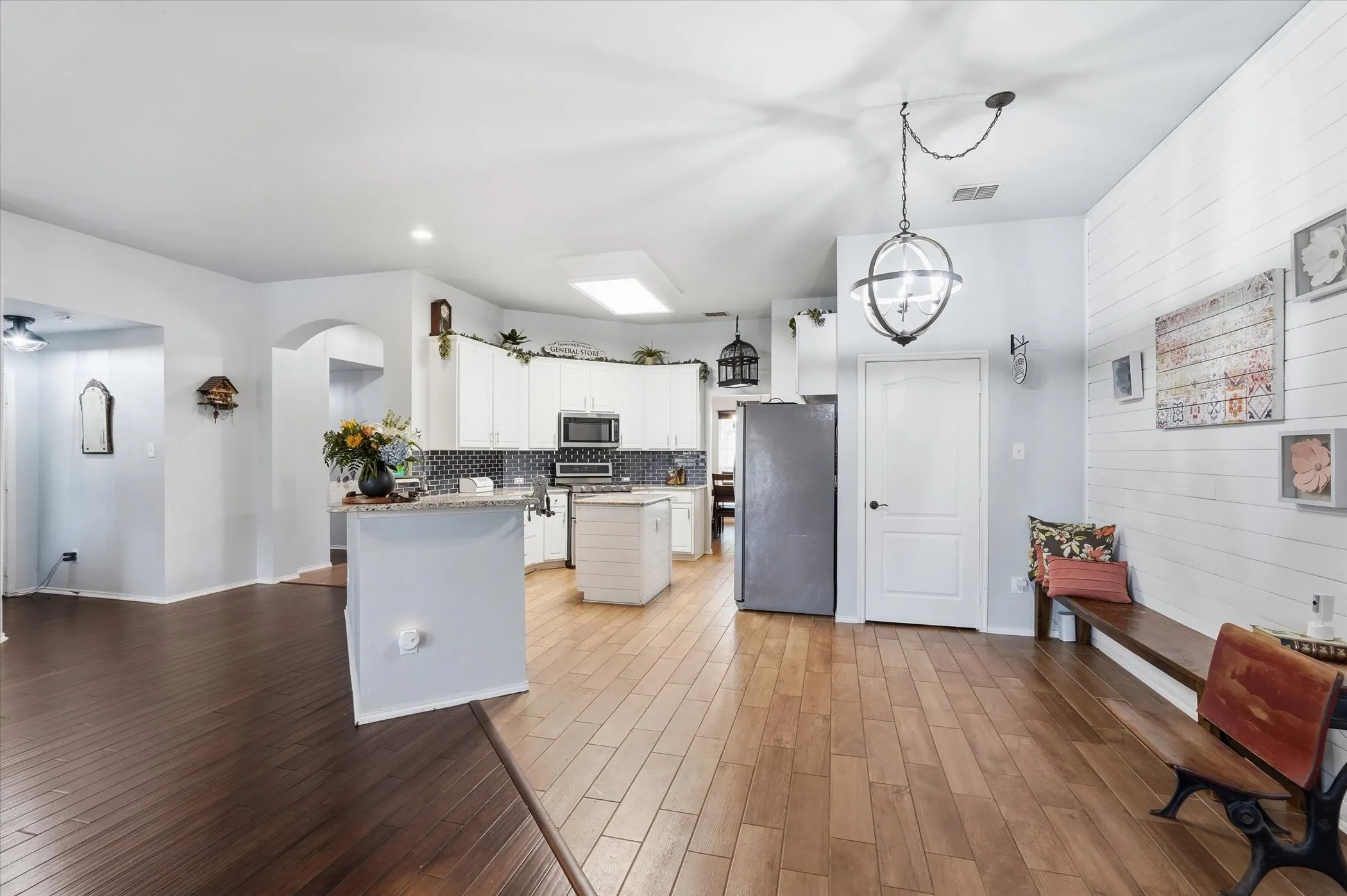 Single Family Residence For Rent in Rockwall County , 114 Clydesdale Drive, Fate, Texas 75087, 5 Bedroom, 3 Bathroom, 3 Garage spaces, 2,492 Sqft, built in 2003, mls#21403534, Real Estate Agent in Fate, Homes For Rent in Rockwall county, Homes For Rent in Fate, Realtor in Fate Texas, Real Estate Brokerage Independent Realty Texas, Luminita Cordes Realtor