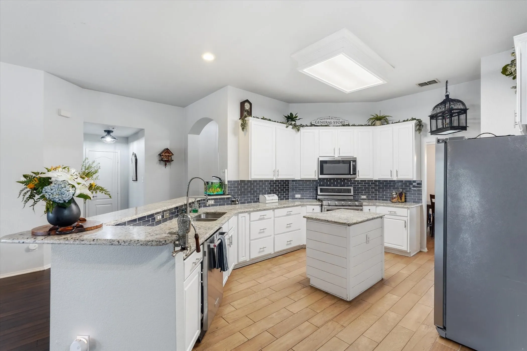 Single Family Residence For Rent in Rockwall County , 114 Clydesdale Drive, Fate, Texas 75087, 5 Bedroom, 3 Bathroom, 3 Garage spaces, 2,492 Sqft, built in 2003, mls#21403534, Real Estate Agent in Fate, Homes For Rent in Rockwall county, Homes For Rent in Fate, Realtor in Fate Texas, Real Estate Brokerage Independent Realty Texas, Luminita Cordes Realtor