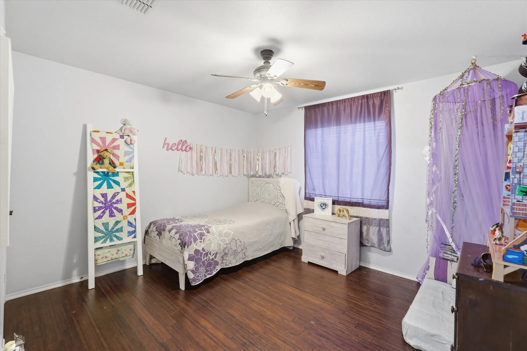 Single Family Residence For Rent in Rockwall County , 114 Clydesdale Drive, Fate, Texas 75087, 5 Bedroom, 3 Bathroom, 3 Garage spaces, 2,492 Sqft, built in 2003, mls#21403534, Real Estate Agent in Fate, Homes For Rent in Rockwall county, Homes For Rent in Fate, Realtor in Fate Texas, Real Estate Brokerage Independent Realty Texas, Luminita Cordes Realtor