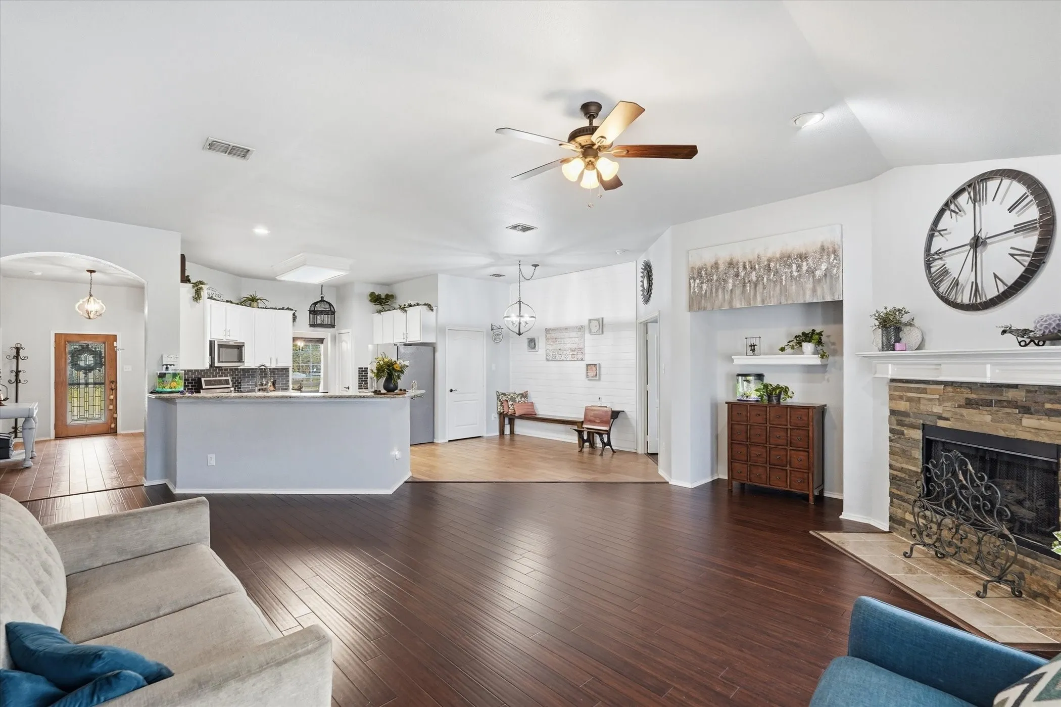 Single Family Residence For Rent in Rockwall County , 114 Clydesdale Drive, Fate, Texas 75087, 5 Bedroom, 3 Bathroom, 3 Garage spaces, 2,492 Sqft, built in 2003, mls#21403534, Real Estate Agent in Fate, Homes For Rent in Rockwall county, Homes For Rent in Fate, Realtor in Fate Texas, Real Estate Brokerage Independent Realty Texas, Luminita Cordes Realtor